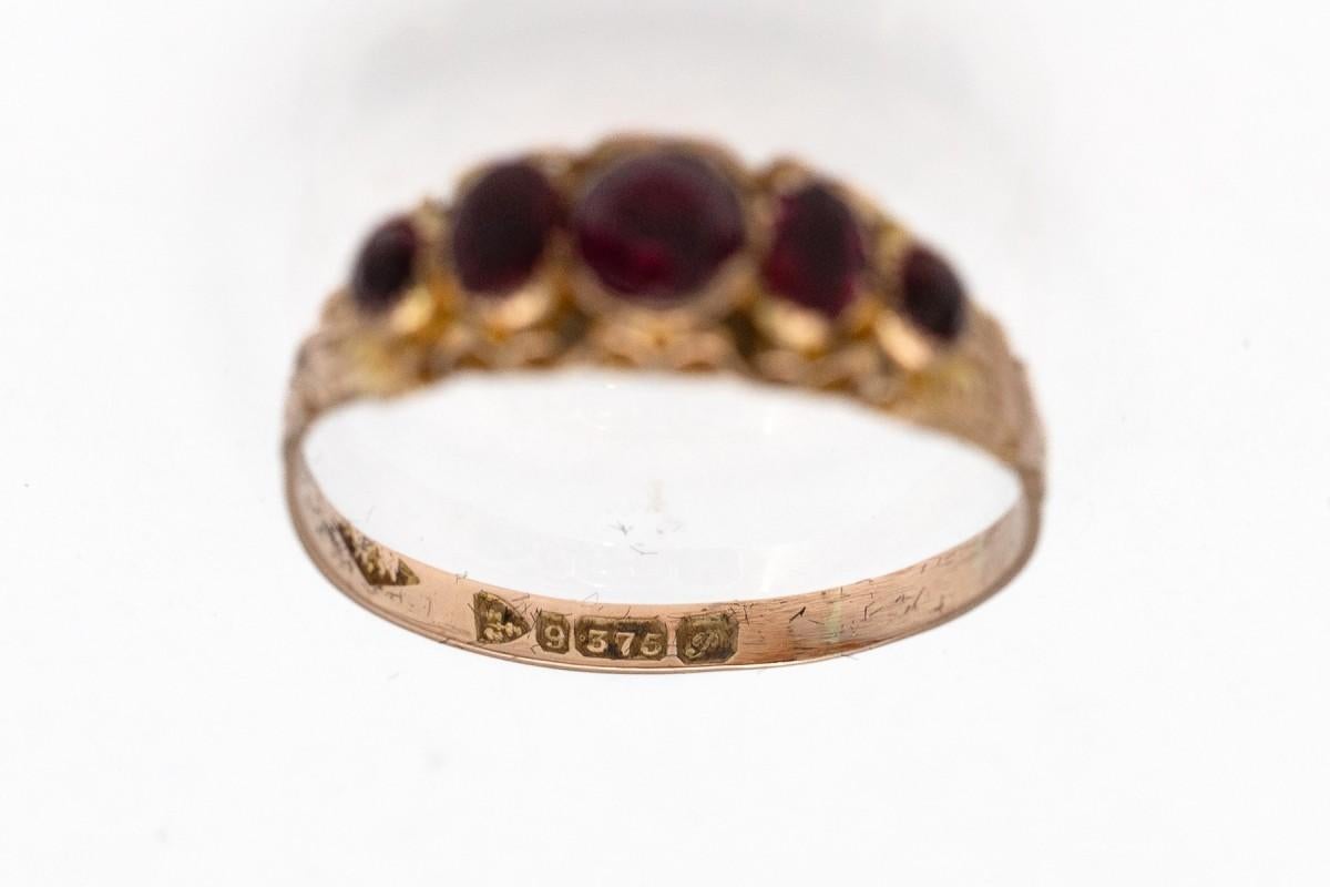 Antique Victorian gold ring with garnets, Great Britain, circa 1915. In Fair Condition In Chorzów, PL