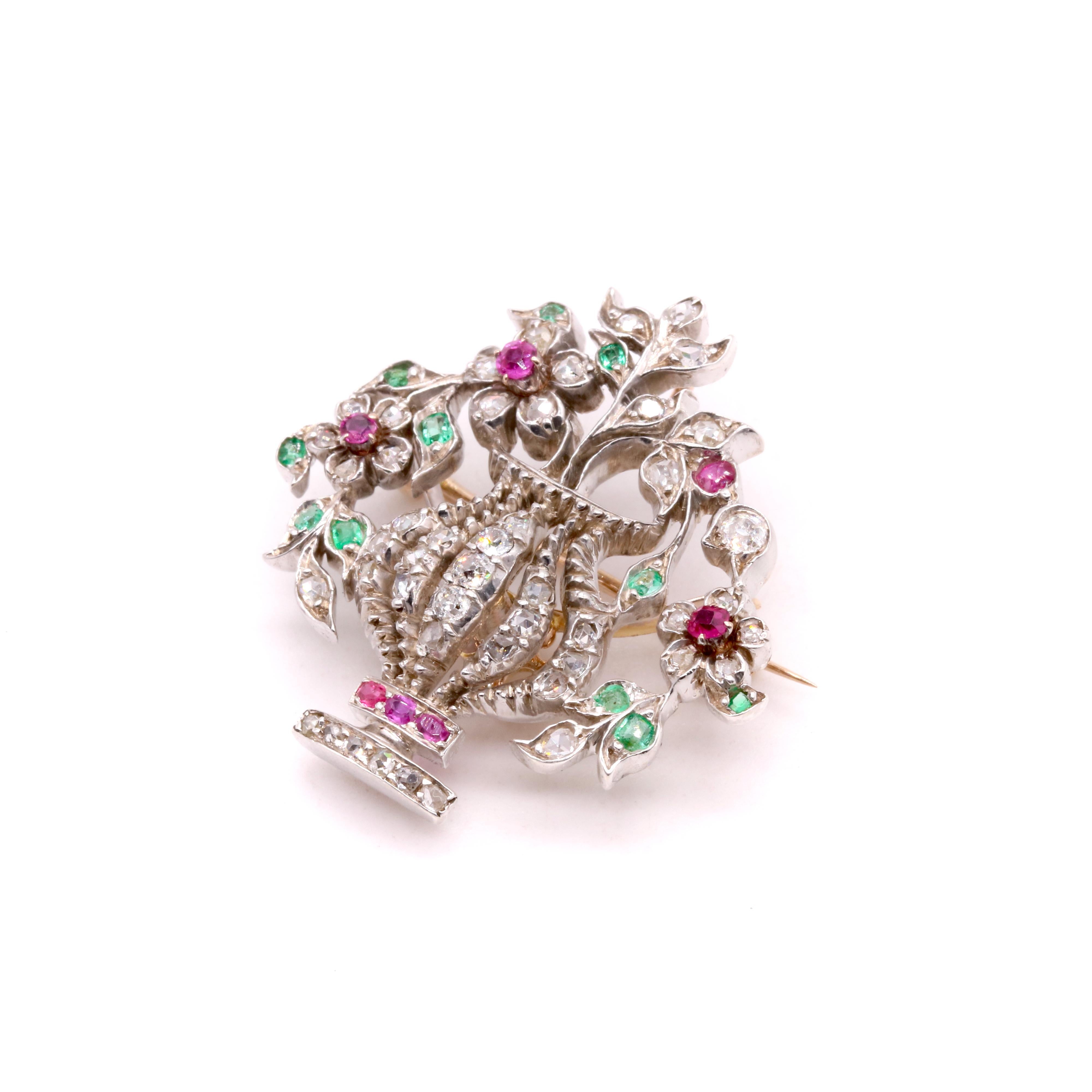 Antiguo broche victoriano de oro y plata con colgante de diamantes, rubíes y esmeraldas Jardiniere en venta 2