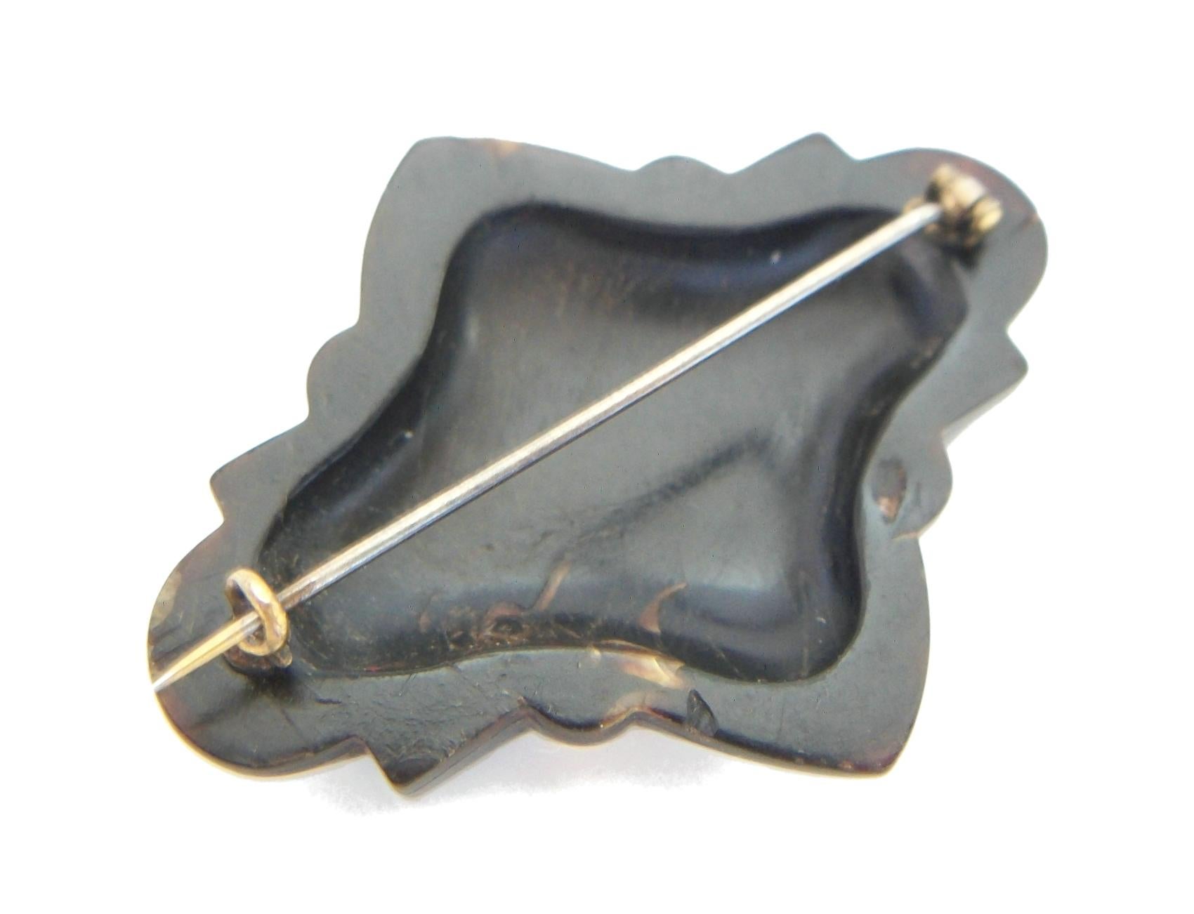 Antique Victorian Gold & Silver Piqué Brooch, United Kingdom, Circa 1880 For Sale 1