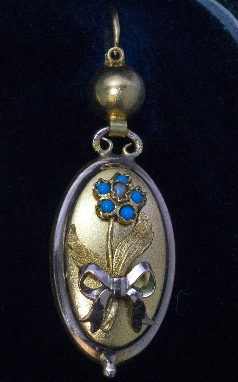 Antikes viktorianisches Gold Medaillon mit Türkis-Perlen-Anhänger und Ohrringen (Viktorianisch) im Angebot