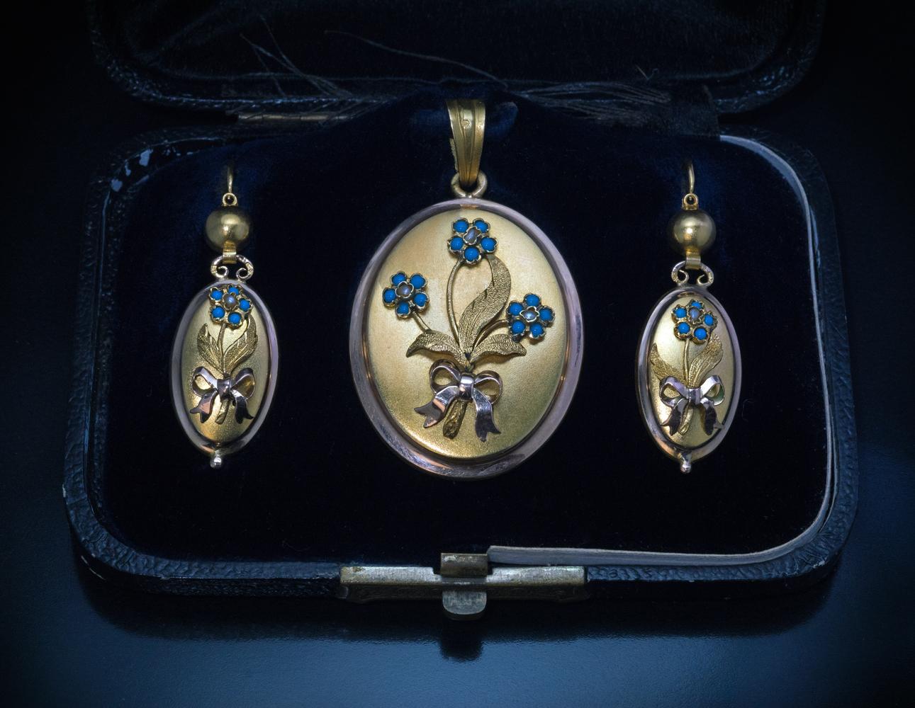 Antikes viktorianisches Gold Medaillon mit Türkis-Perlen-Anhänger und Ohrringen im Angebot 2
