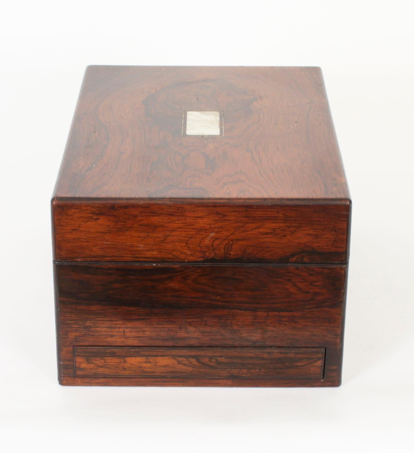 Hardwood Antique Victorian Gonçalo Alves Vanity Box 1860s For Sale