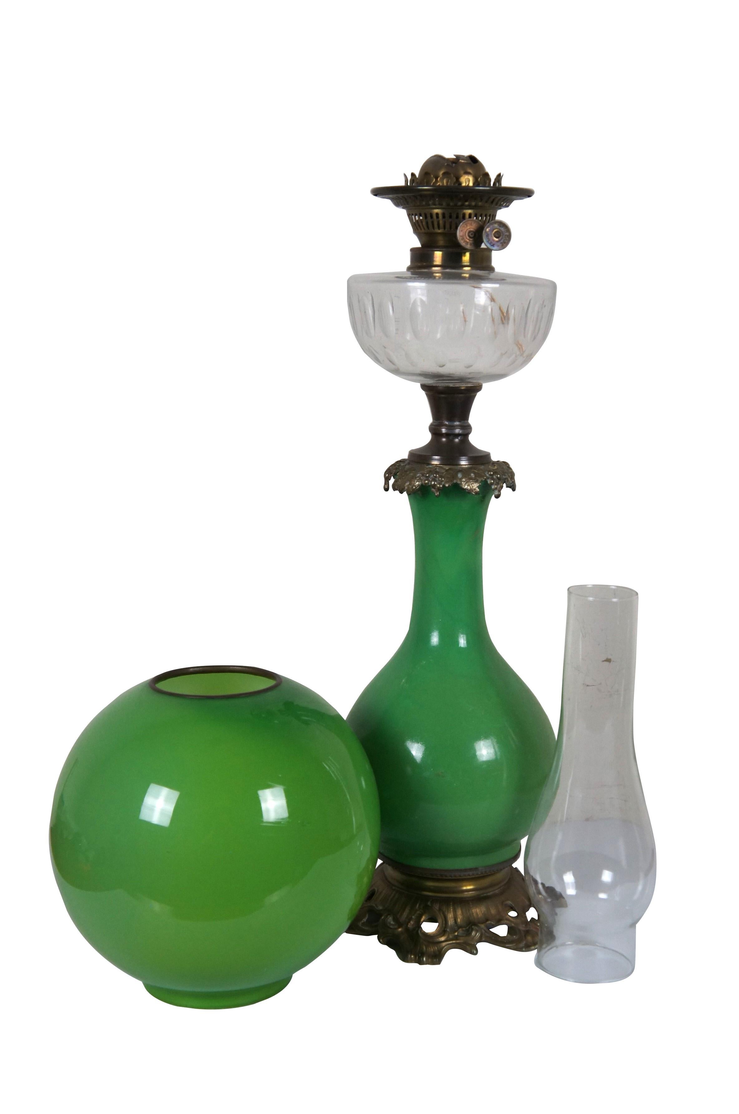 Antique Victorian Green Glass GWTW Parlor Banquet Hurricane Oil Lantern Lamp 31