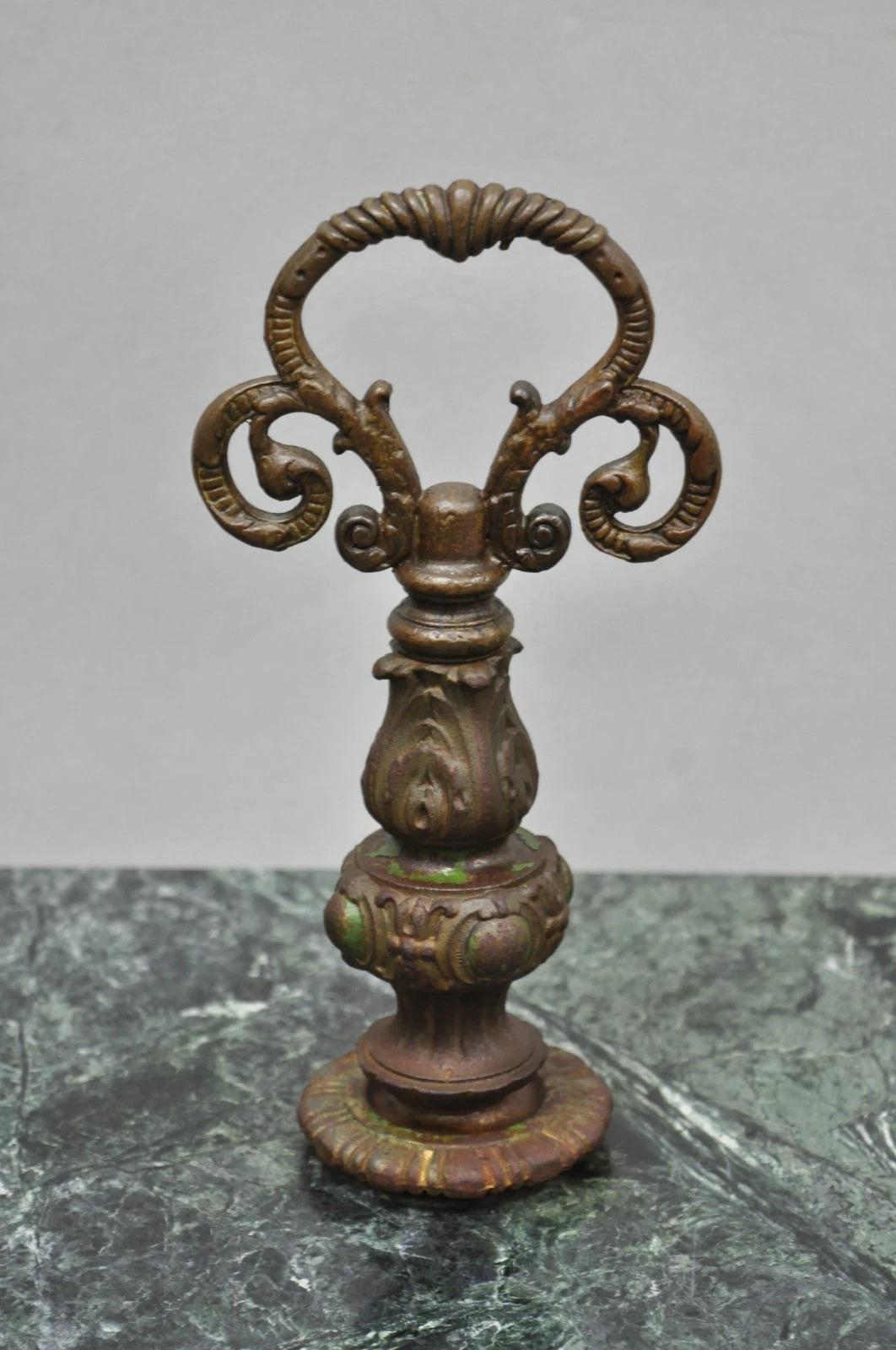 Victorien Antique Victorian Green Marble Cast Iron Pedestal Base Smoking Stand Side Table en vente