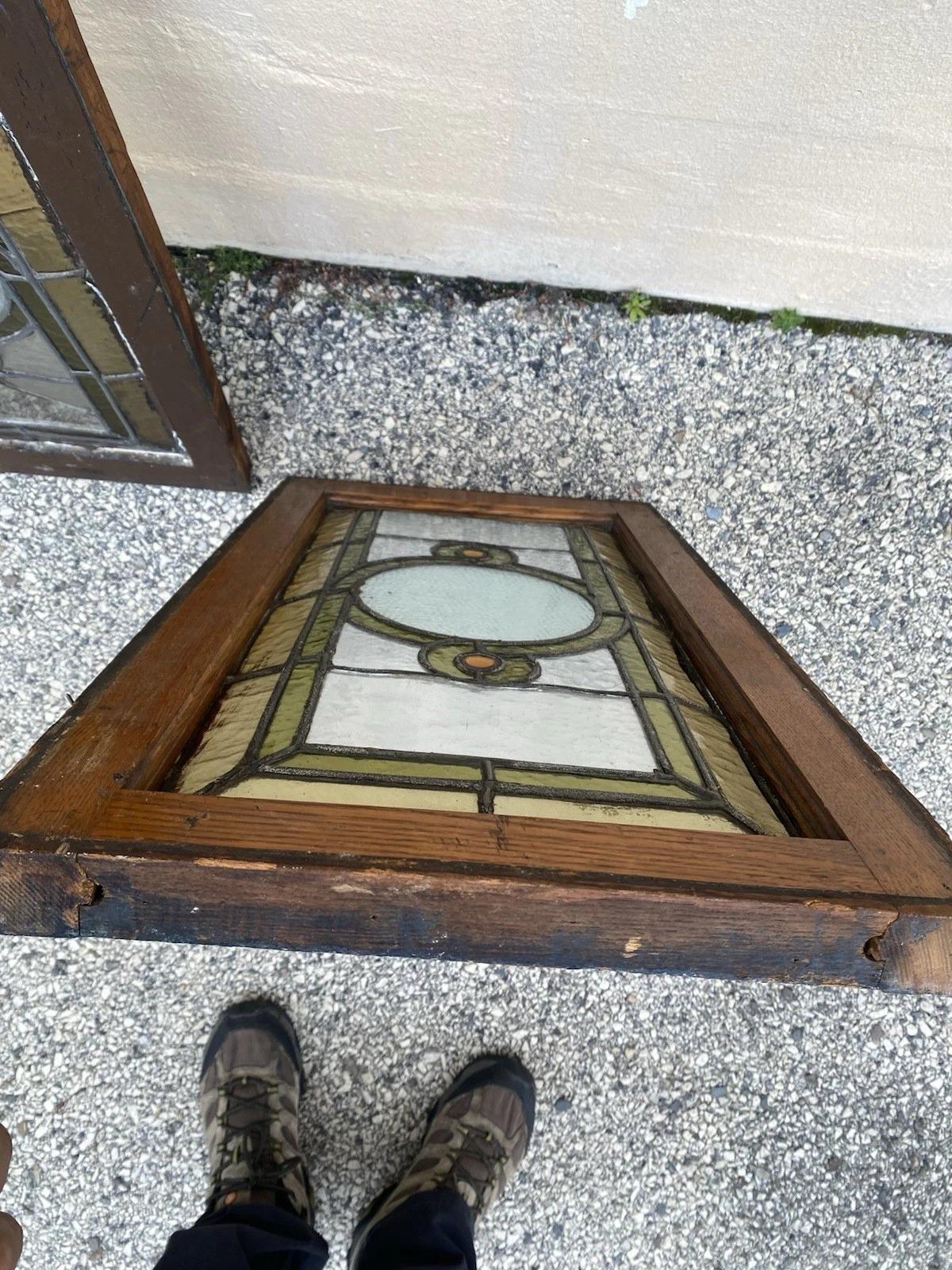 Antike viktorianische grün Stained glass Fenster Orange Jewell in Holzrahmen Set von 3 im Zustand „Gut“ im Angebot in Philadelphia, PA