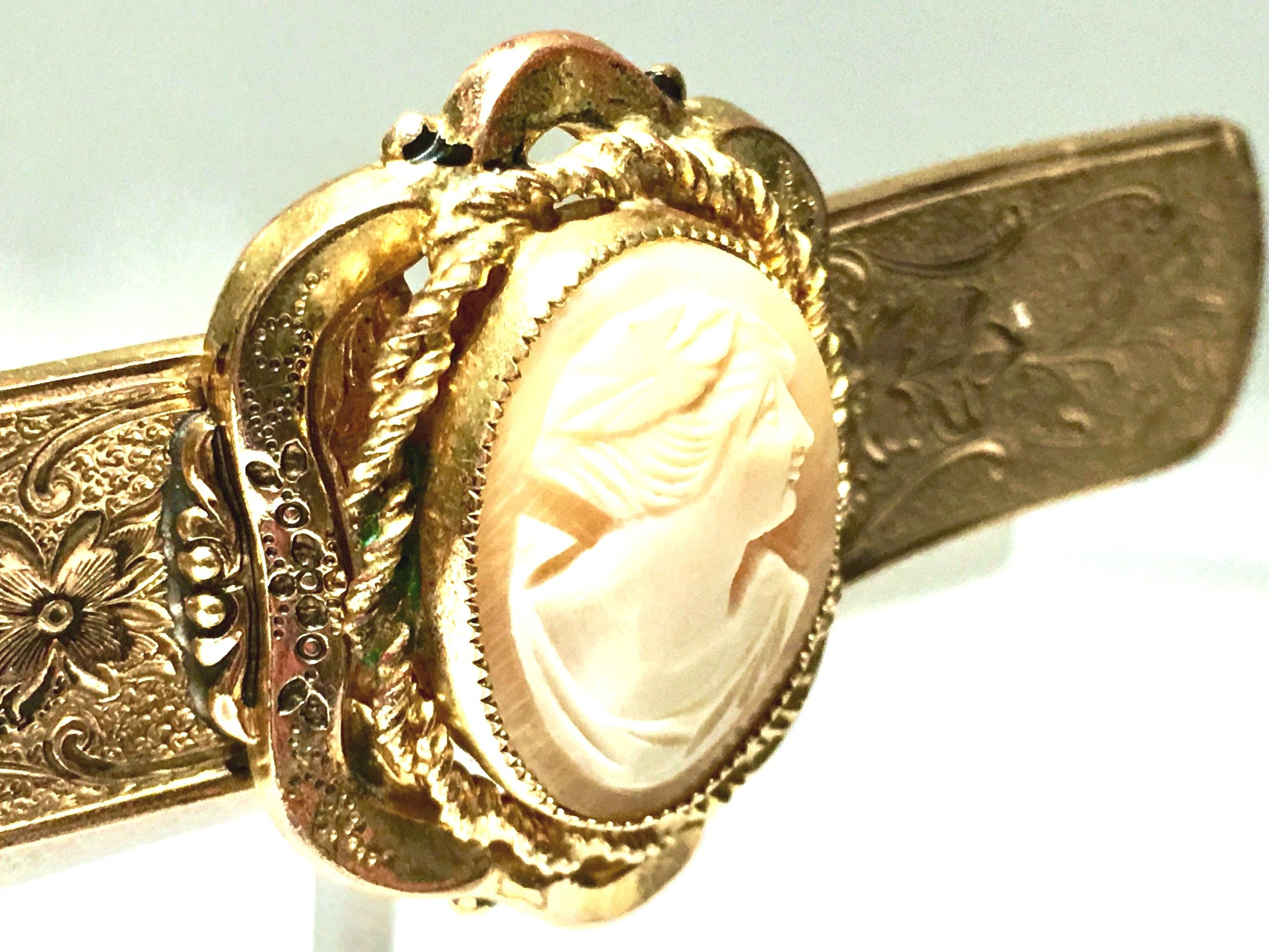 Antique Victorian Hand-Carved Cameo Shell Gold Gilt Brooch For Sale 1