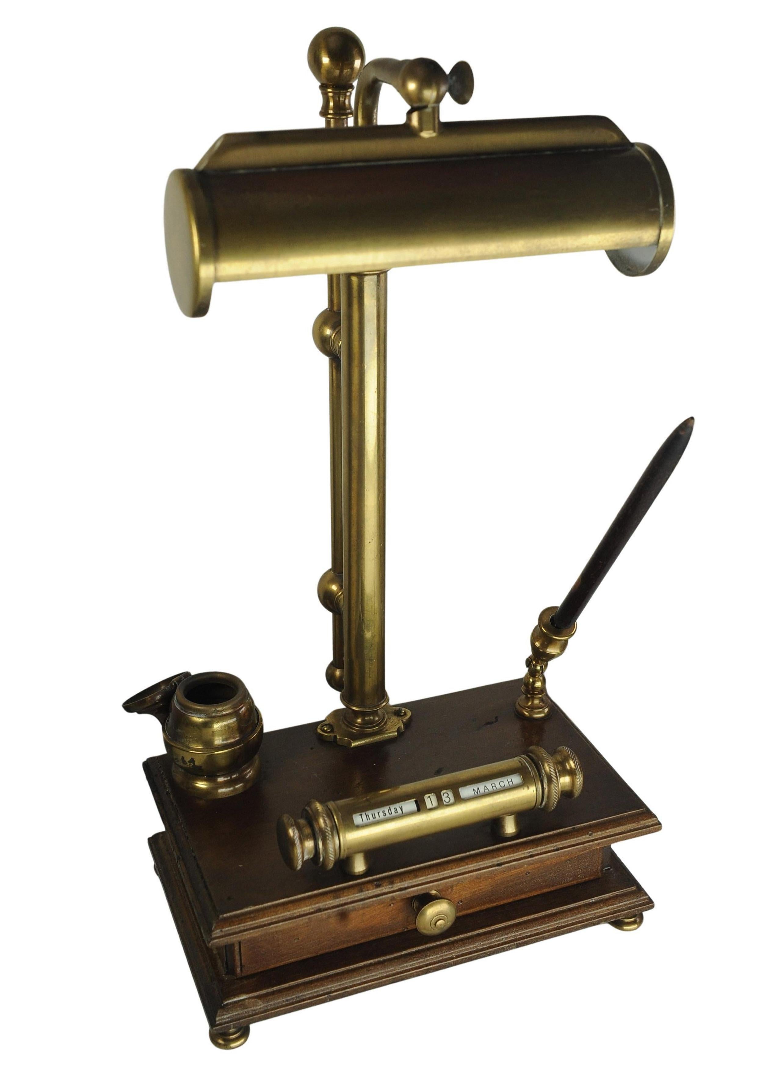 Antico set di lampade e calamai da tavolo in mogano e ottone, di epoca vittoriana, lavorato a mano in vendita 6