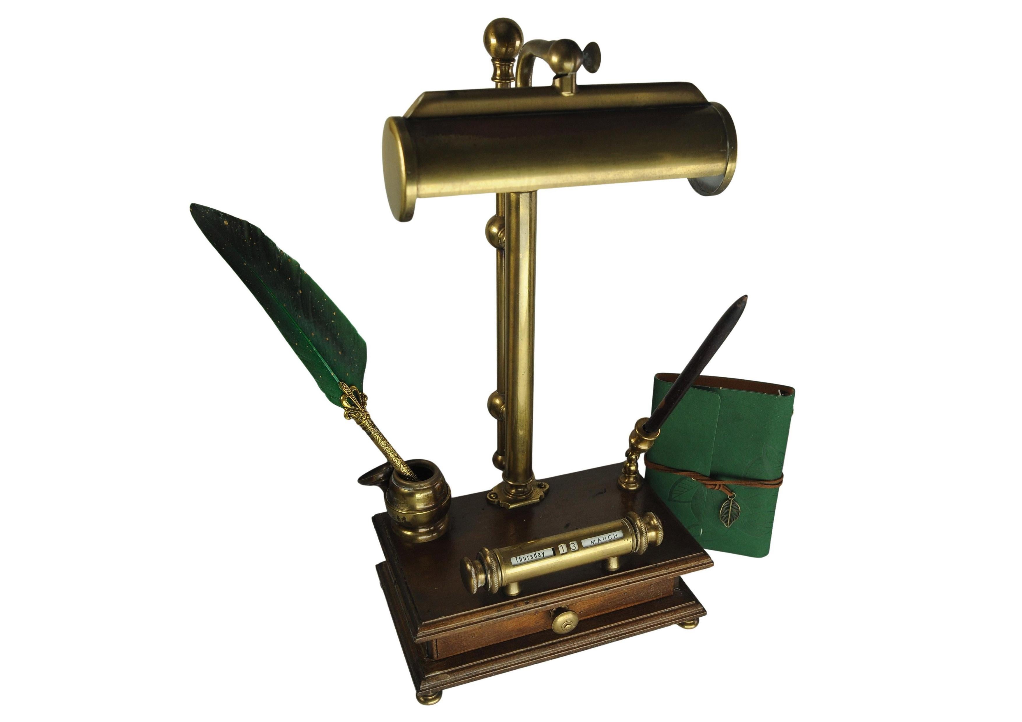 Antico set di lampade e calamai da tavolo in mogano e ottone, di epoca vittoriana, lavorato a mano in vendita 8