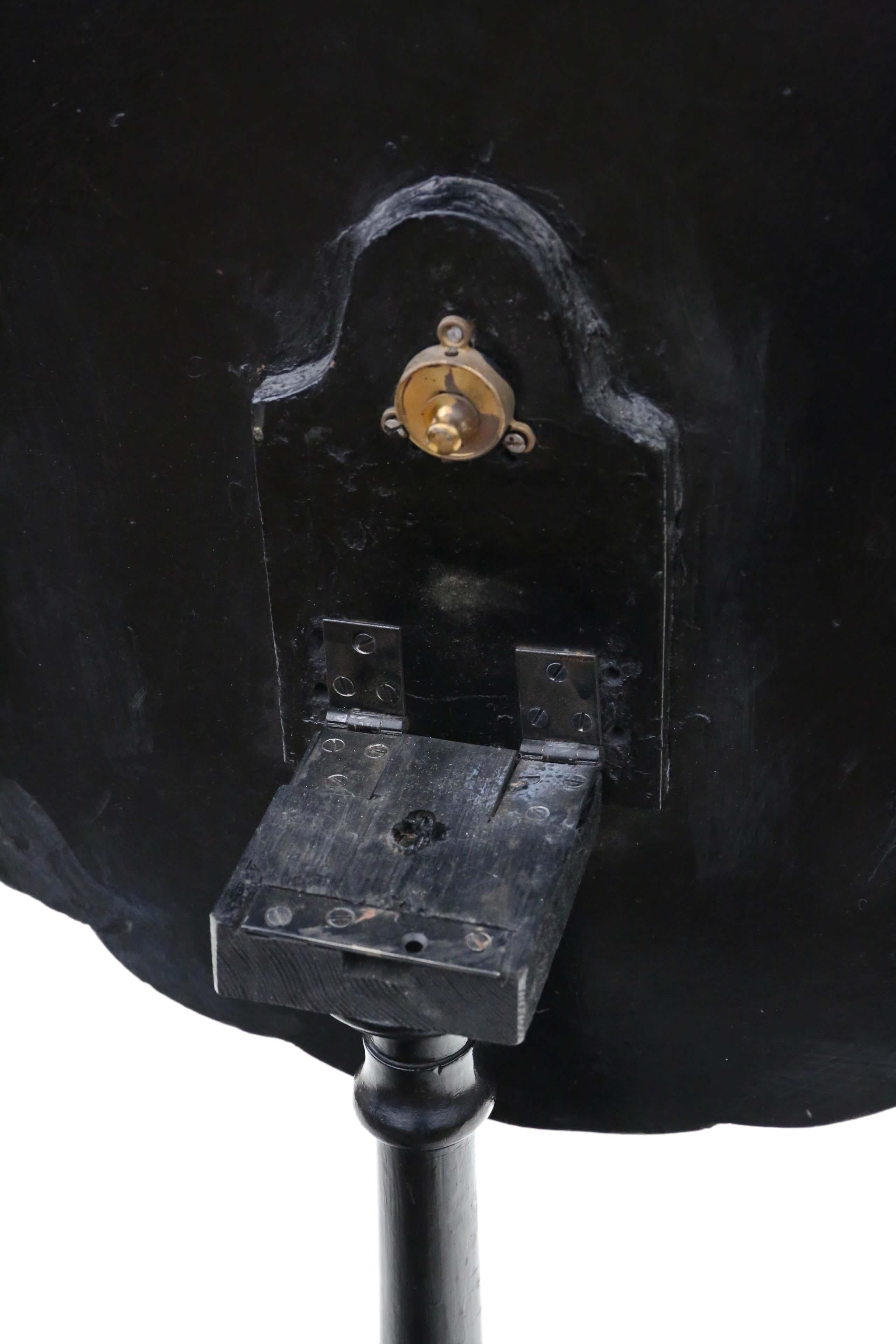 Victorien Ancienne table à thé et à vin victorienne décorée à la main en papier mâché avec plateau basculant, de style victorien en vente
