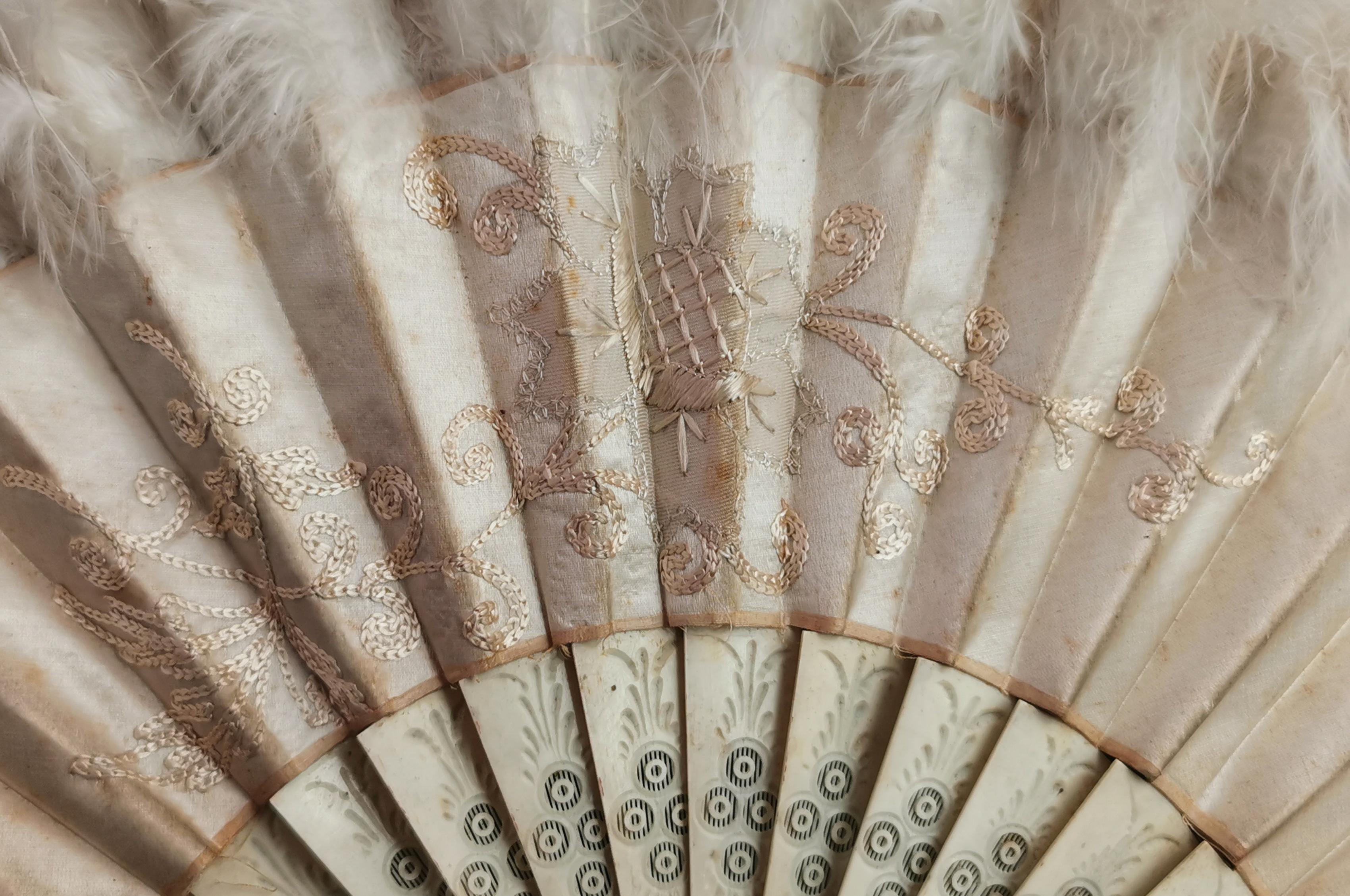 Beige Antique Victorian hand fan, bone, silk and feather 