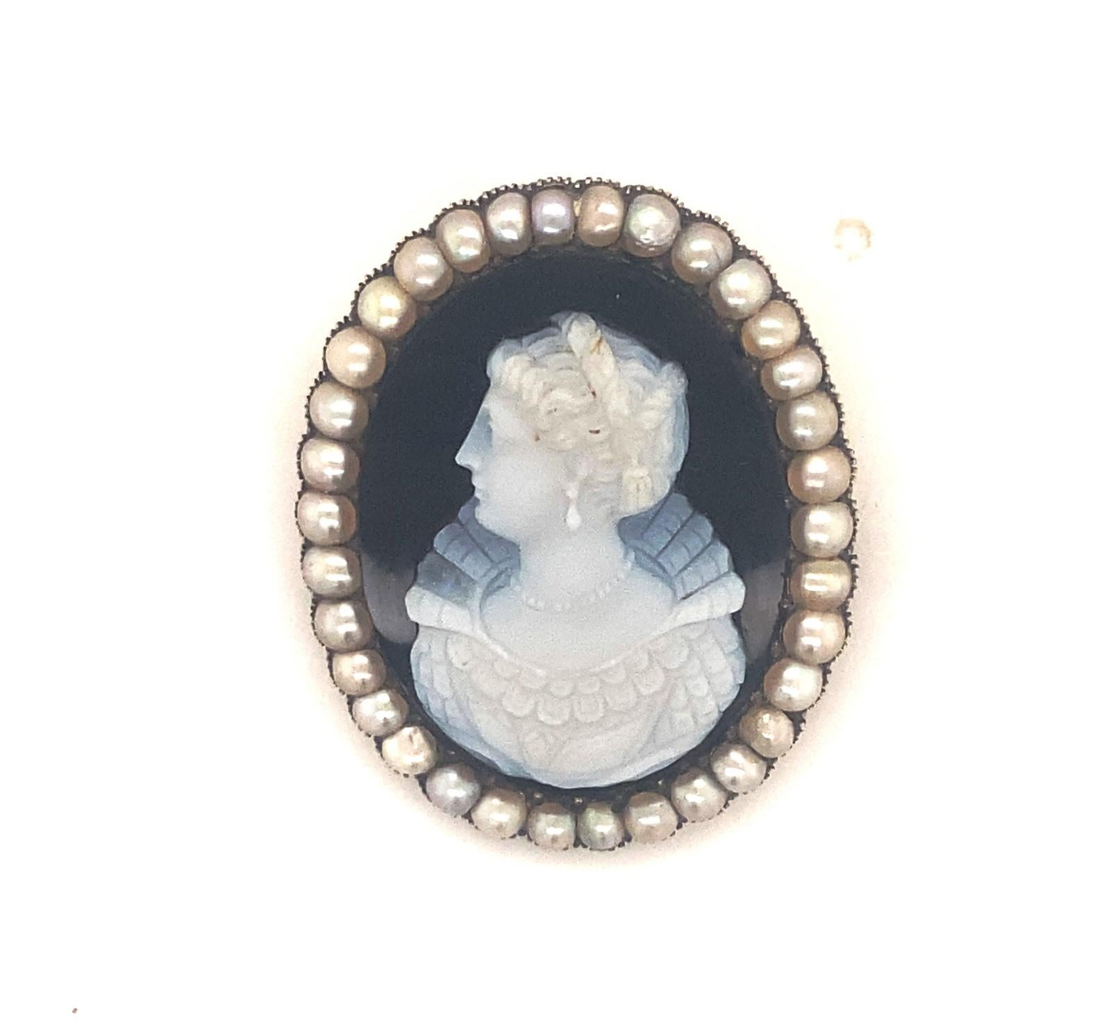 Antique Victorian Hardstone Cameo Pearls 14K Gold In Good Condition For Sale In Woodland Hills, CA