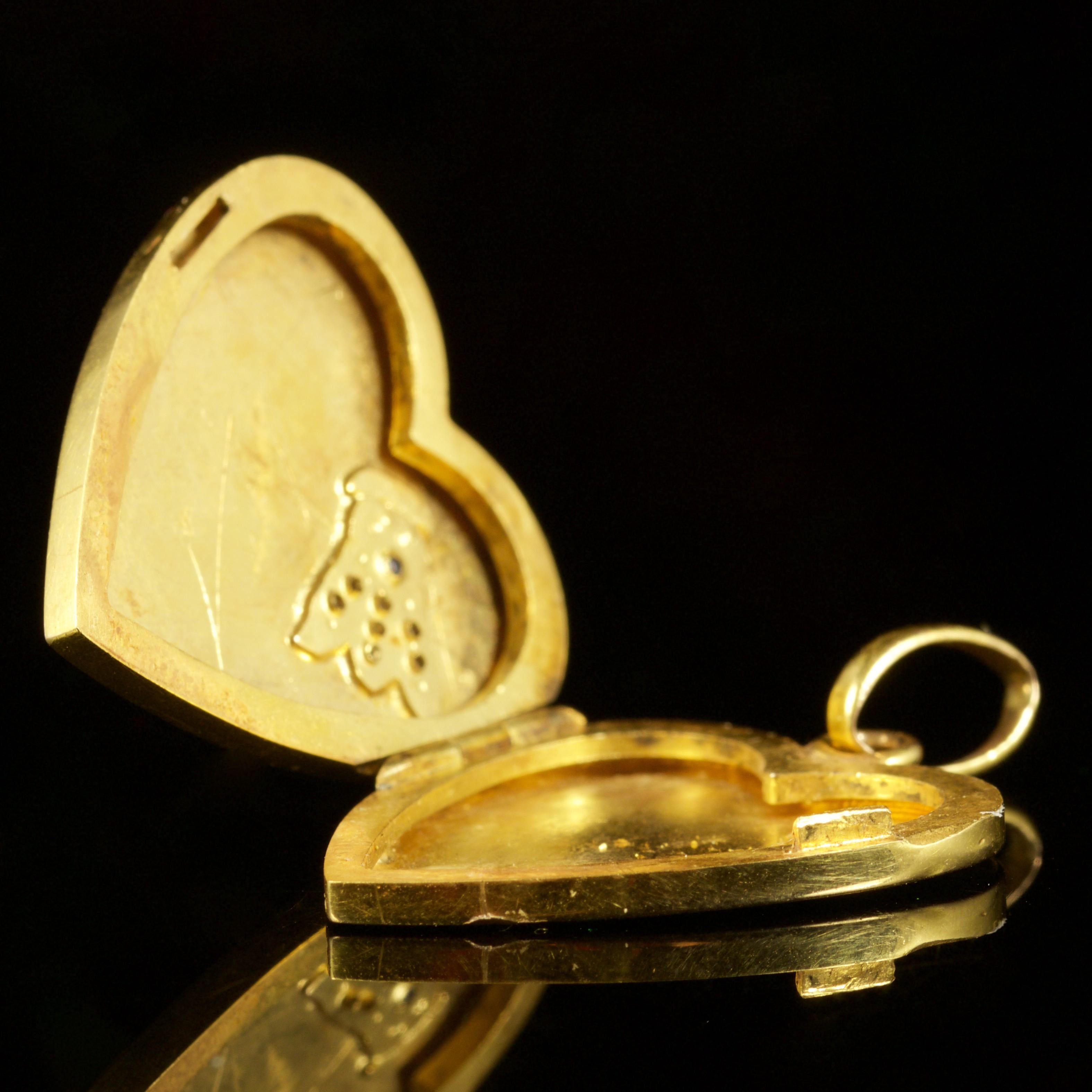 Antique Victorian Heart Locket 18 Carat Gold Diamond Sapphire Ruby, circa 1880 1