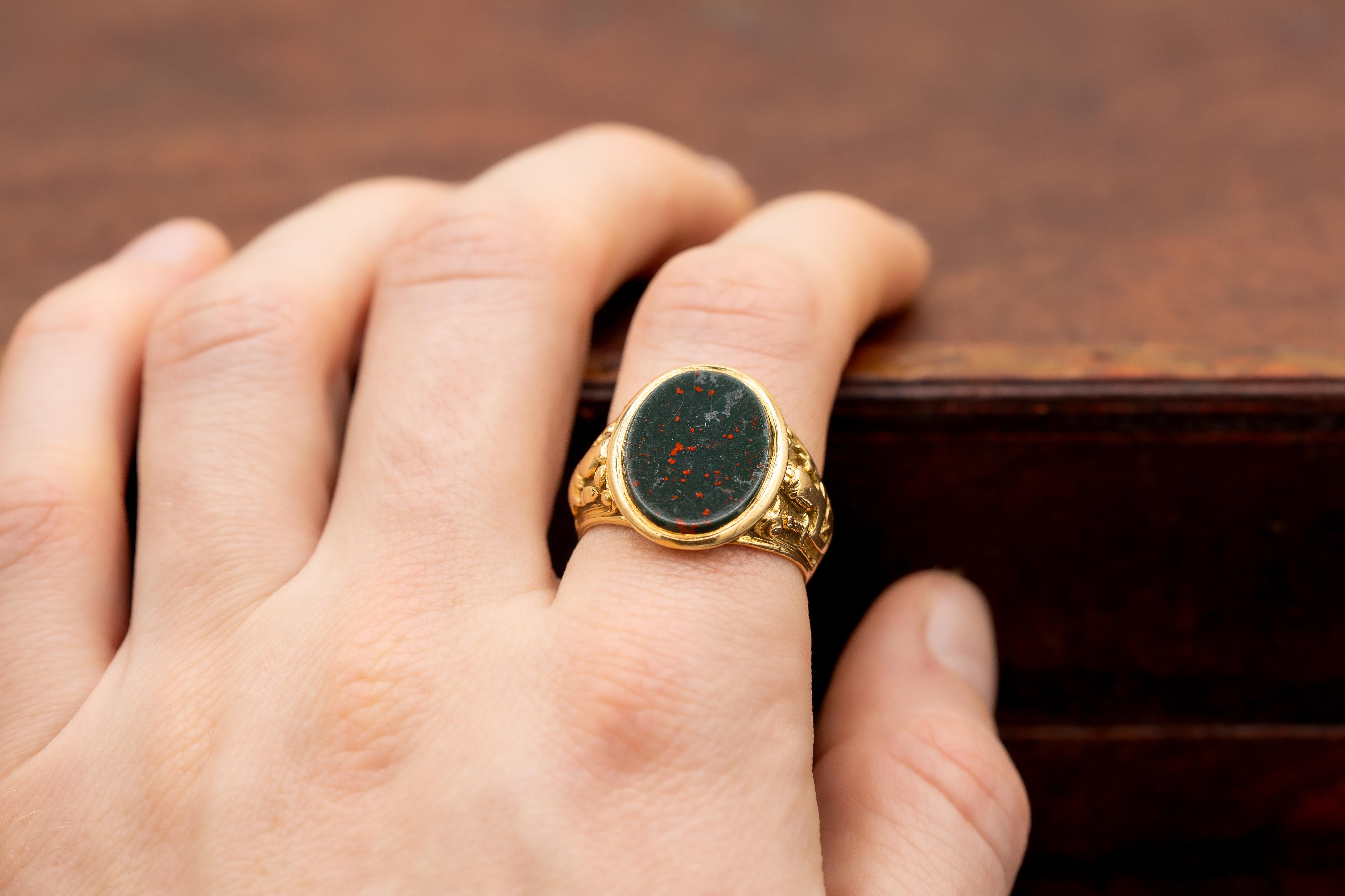 Antique Victorian Heavy 18K Gold Bloodstone Signet Ring Mens Coat of Arms c.1890 For Sale 8