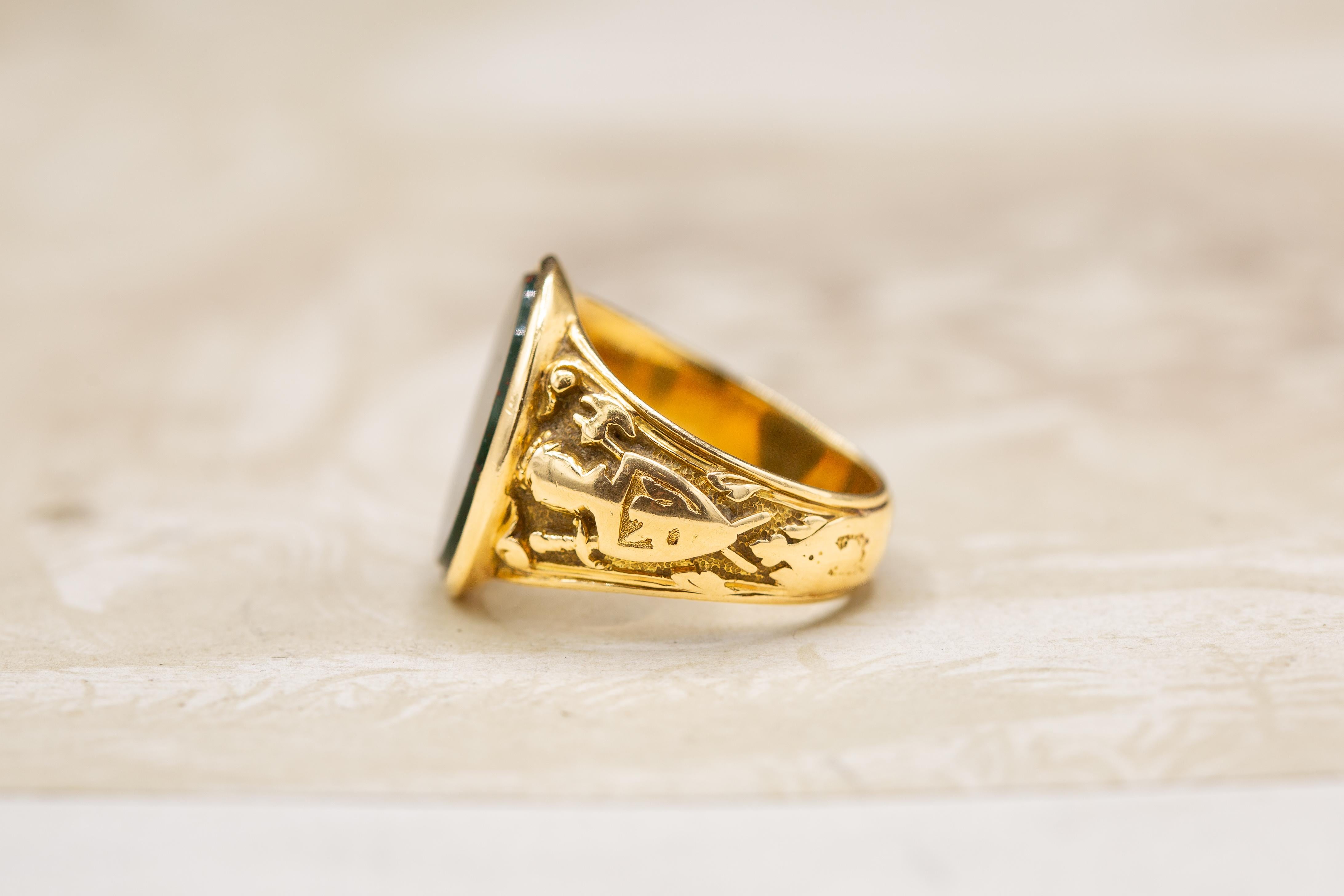 Women's or Men's Antique Victorian Heavy 18K Gold Bloodstone Signet Ring Mens Coat of Arms c.1890 For Sale