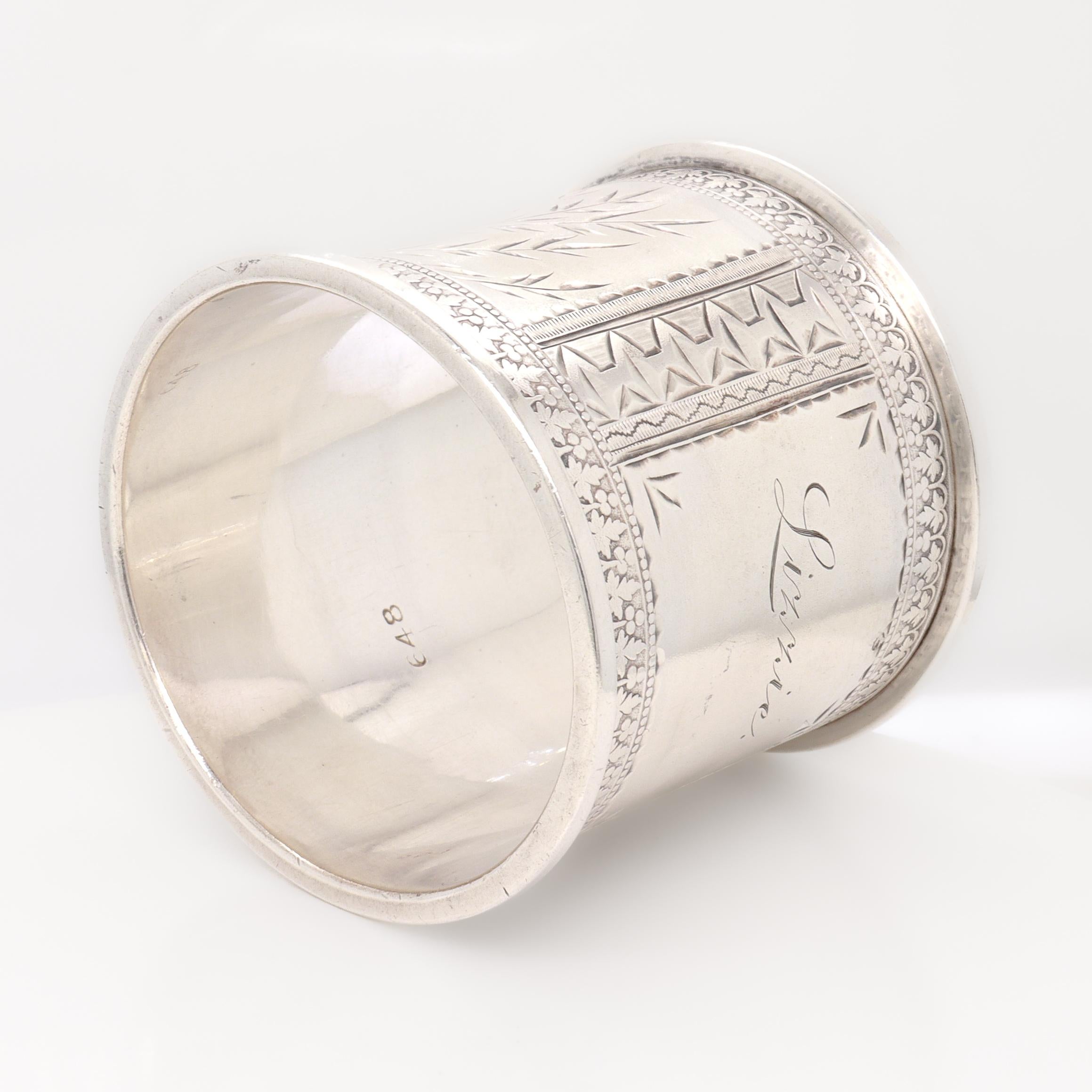 Antiker viktorianischer Serviettenring aus schwerem Sterlingsilber mit Gravur 'Lizzie' im Angebot 4