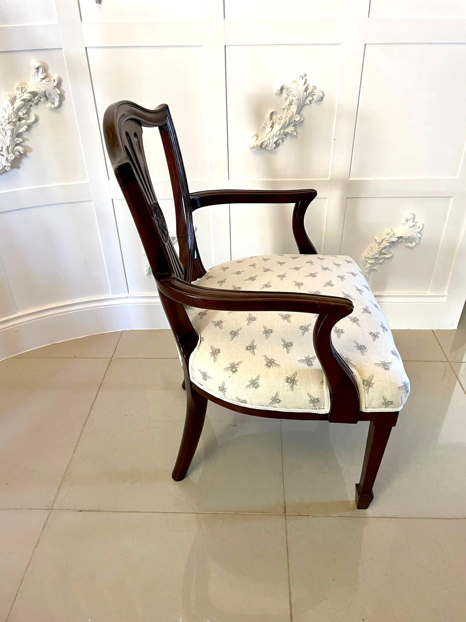 Antiker viktorianischer Mahagoni-Sessel im Hepplewhite-Stil (Spätes 19. Jahrhundert) im Angebot
