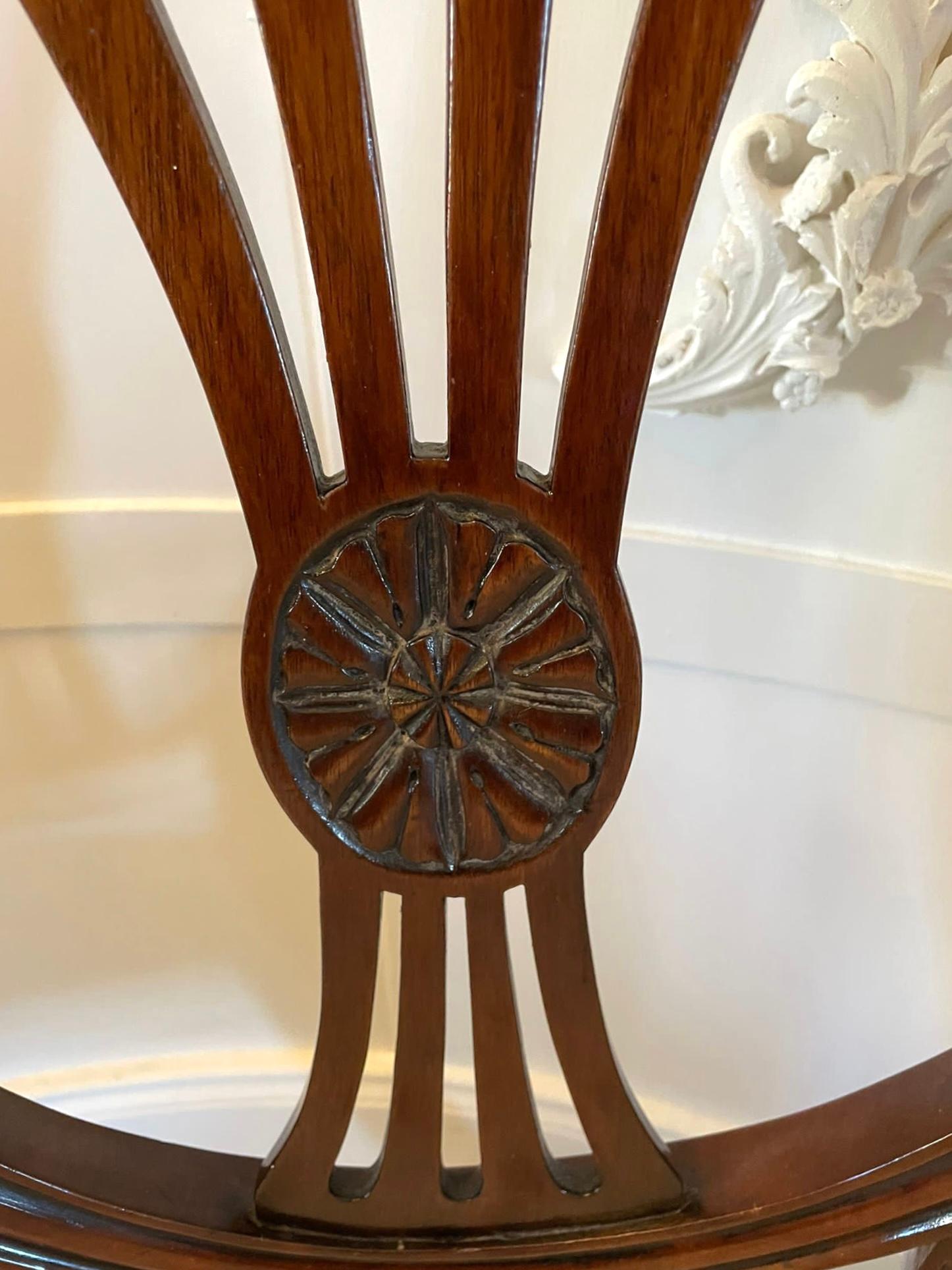 Antiker viktorianischer Mahagoni-Sessel im Hepplewhite-Stil im Angebot 1