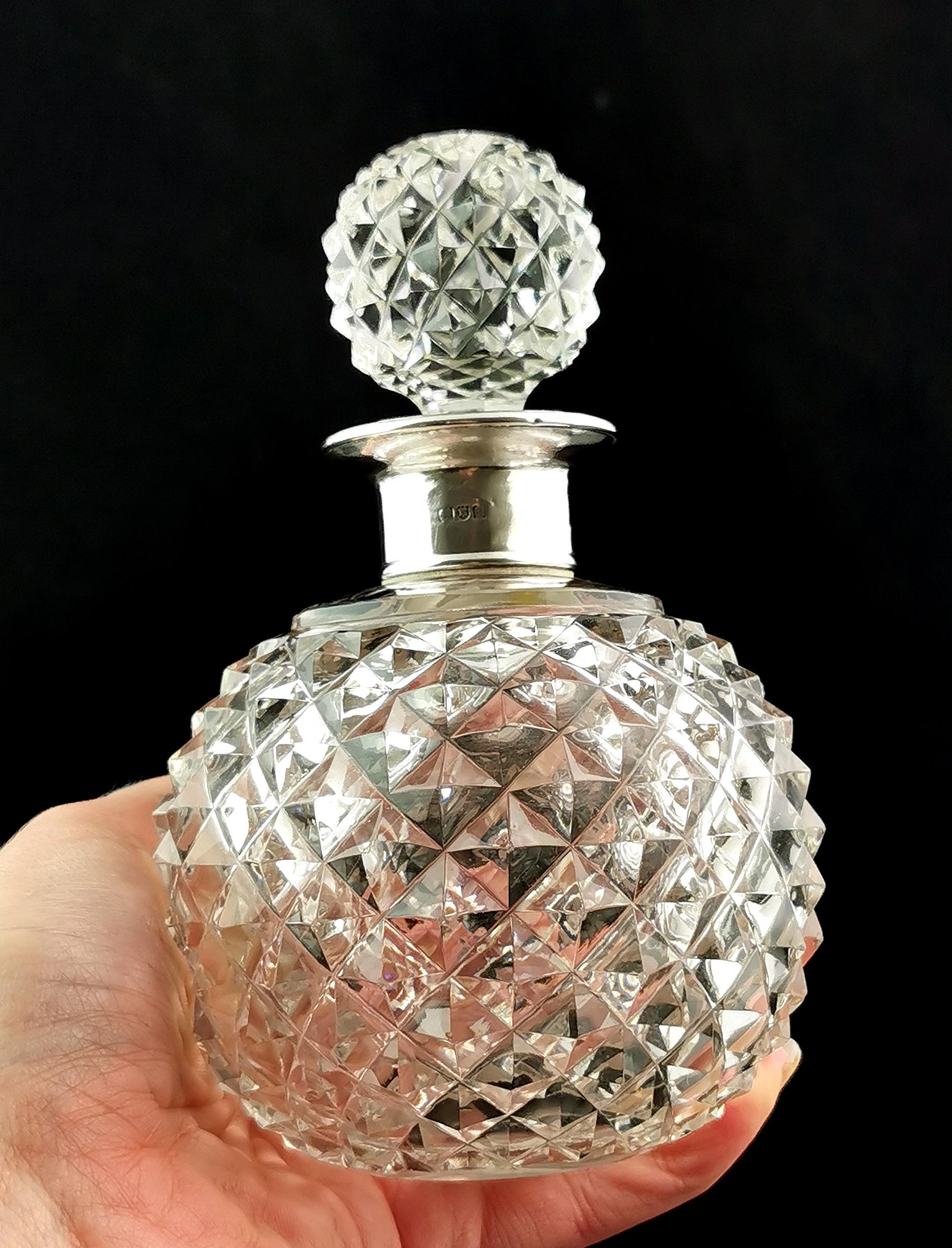 Antique Victorian hobnail cut scent bottle, sterling silver  For Sale 2