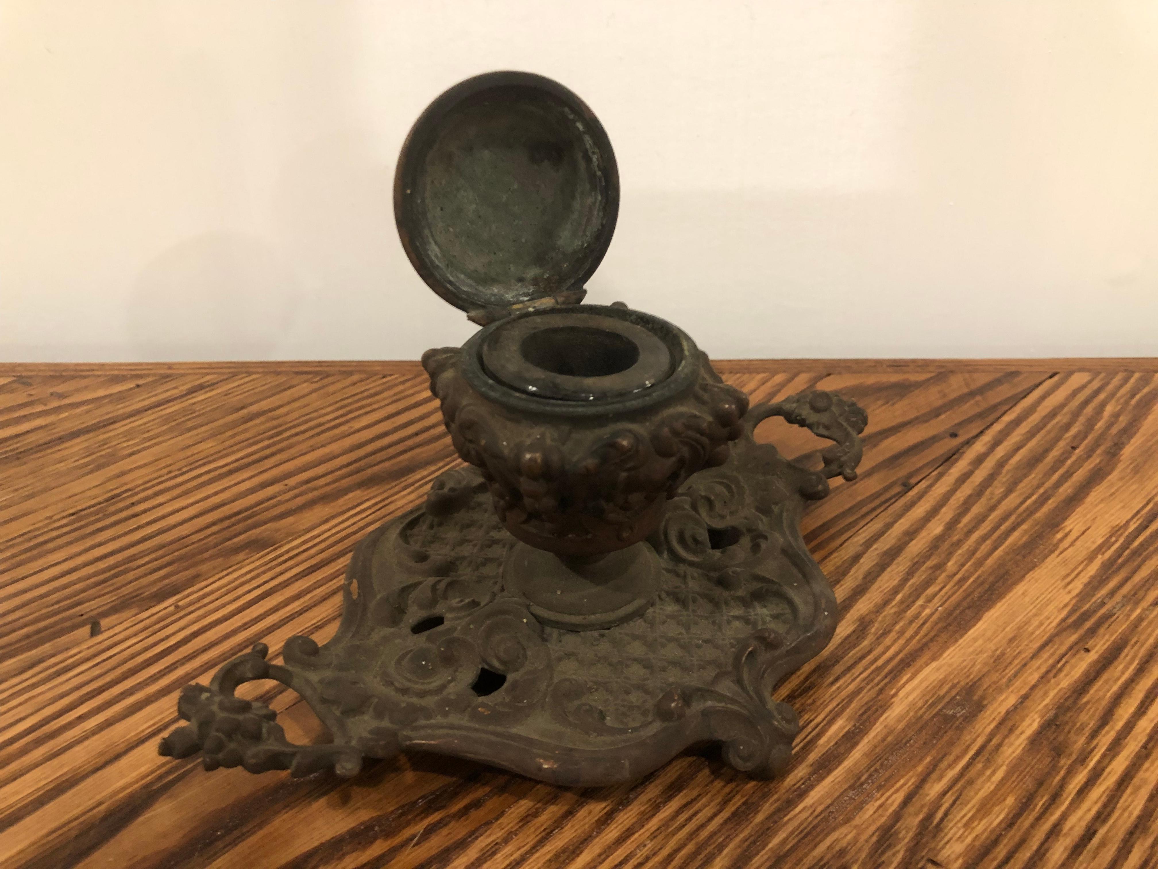 Antique Victorian Inkwell with Glass Insert For Sale 1