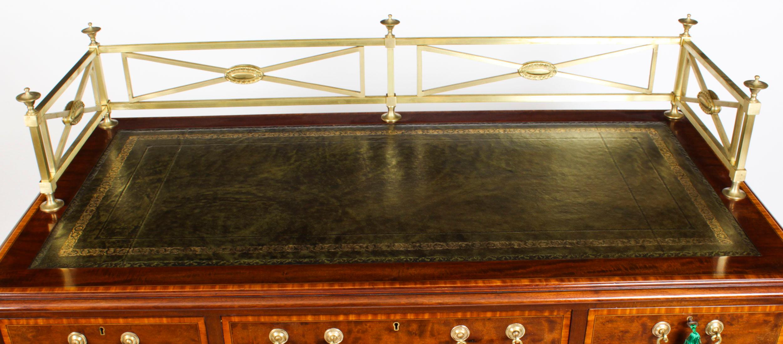 English Antique Victorian Inlaid Mahogany Pedestal Desk, 19th Century For Sale