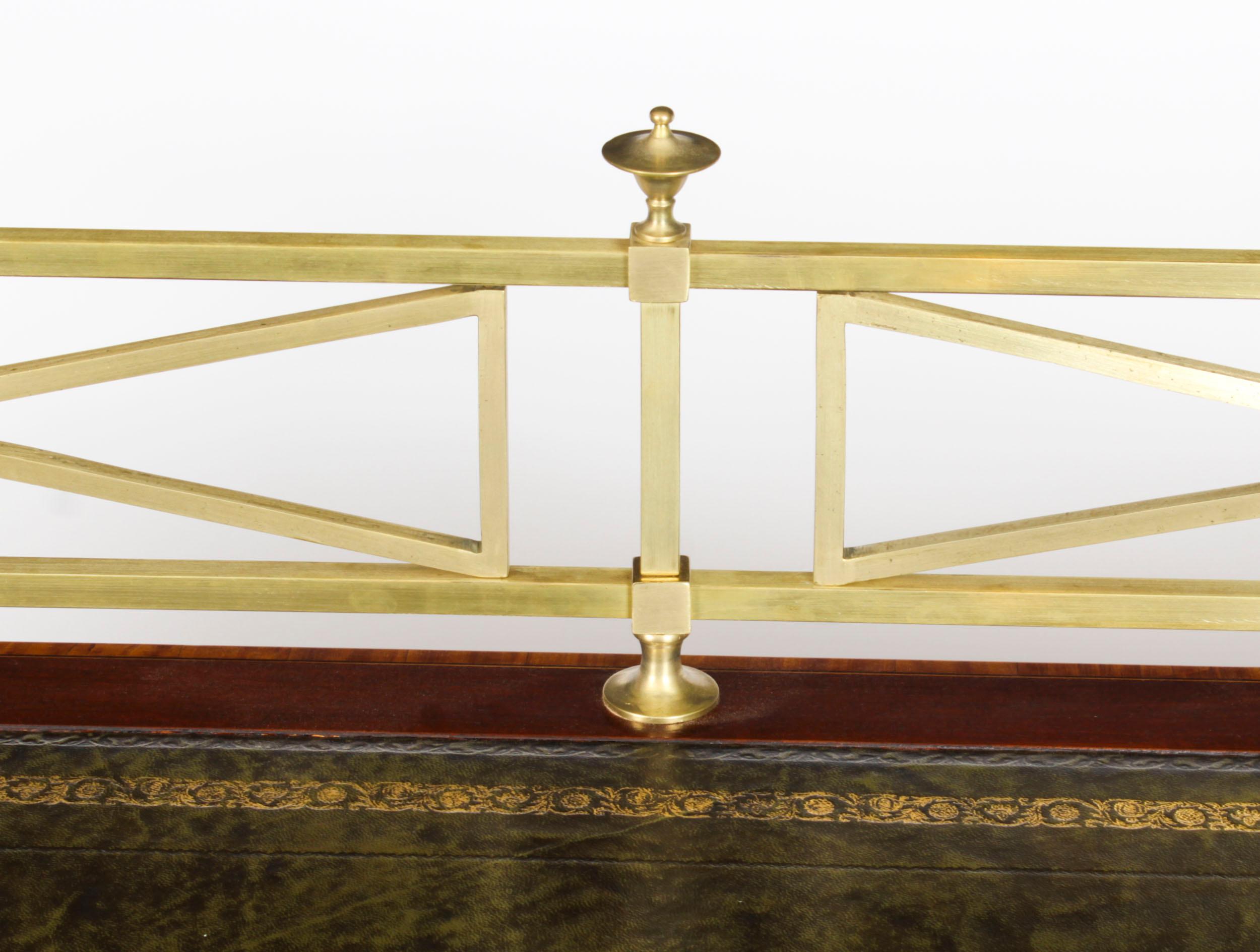 Antique Victorian Inlaid Mahogany Pedestal Desk, 19th Century For Sale 3