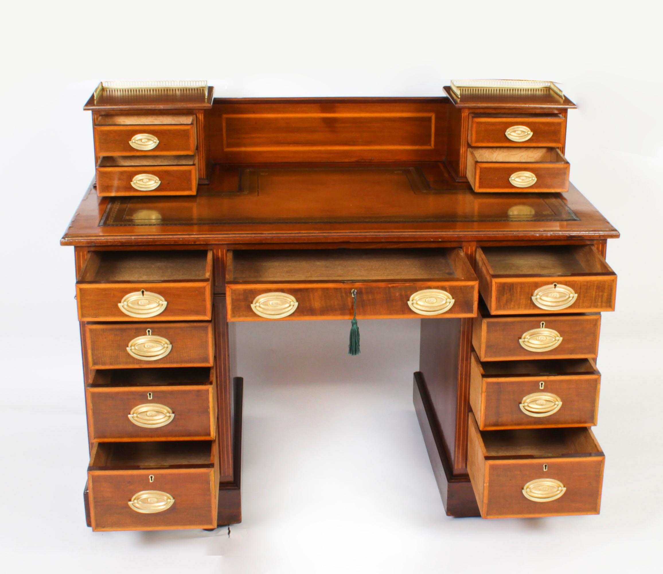Antique Victorian Inlaid Mahogany Pedestal Desk 19th Century For Sale 10