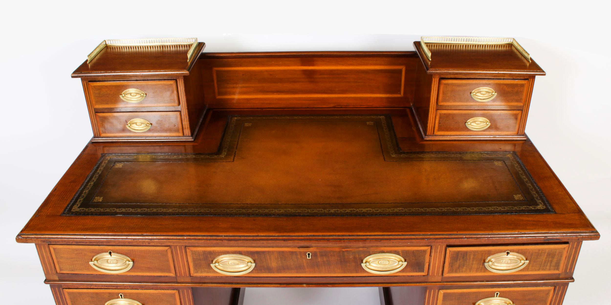 Antique Victorian Inlaid Mahogany Pedestal Desk 19th Century In Good Condition For Sale In London, GB