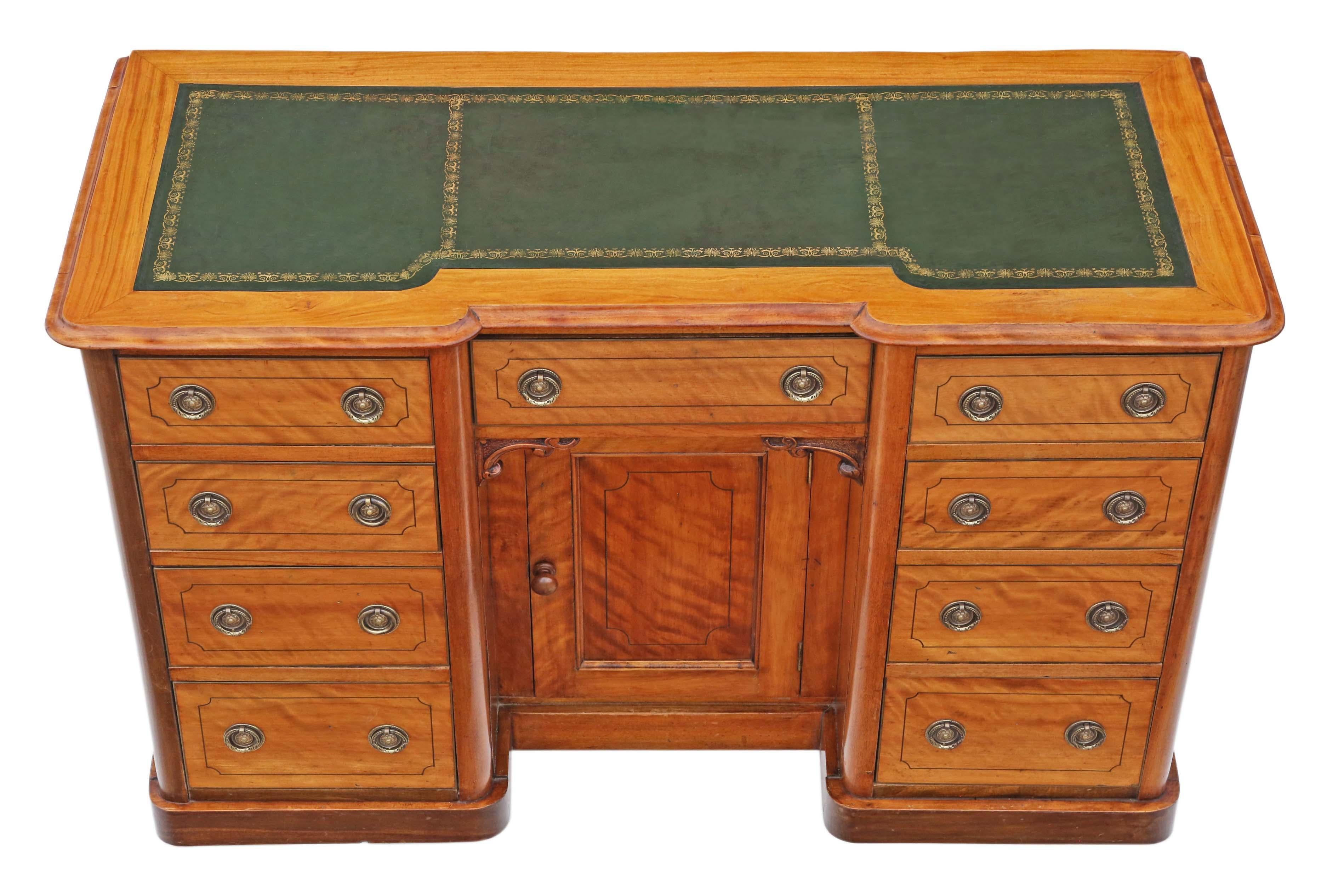 Antique quality Victorian mahogany twin pedestal desk writing table C1890.

This is a lovely piece, that is full of age, charm and character. Lovely line inlays.

Later quality tooled green leather writing surface. Attractive age and slight