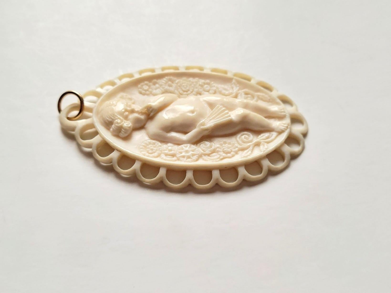 Antique Dieppe Carved Ivory Cameo Pendant In Excellent Condition For Sale In Chesterland, OH