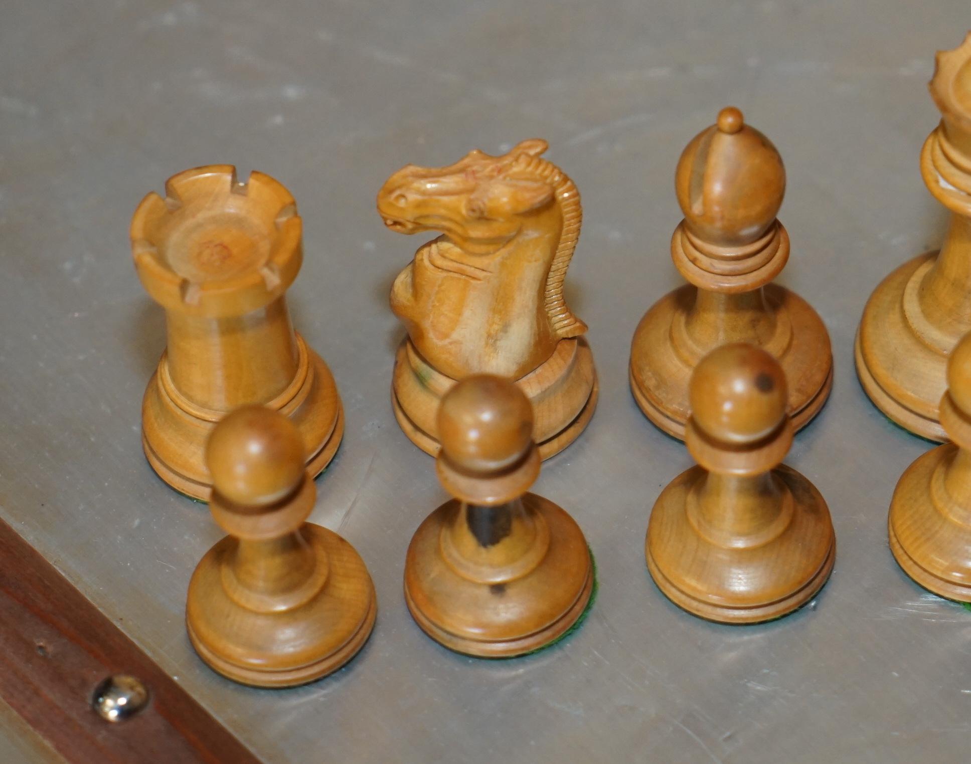 ANTIQUE JEU DE CHESSES JACQUE STAUNTON CHESSMAN ESTAMPÉ EN BOÎTE D'ORIGINE VICTORIENNE en vente 3