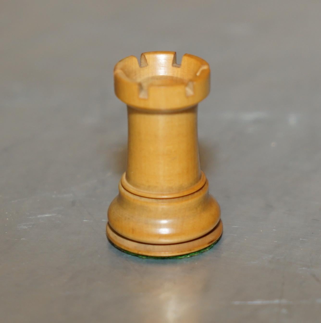 ANTIQUE JEU DE CHESSES JACQUE STAUNTON CHESSMAN ESTAMPÉ EN BOÎTE D'ORIGINE VICTORIENNE en vente 5