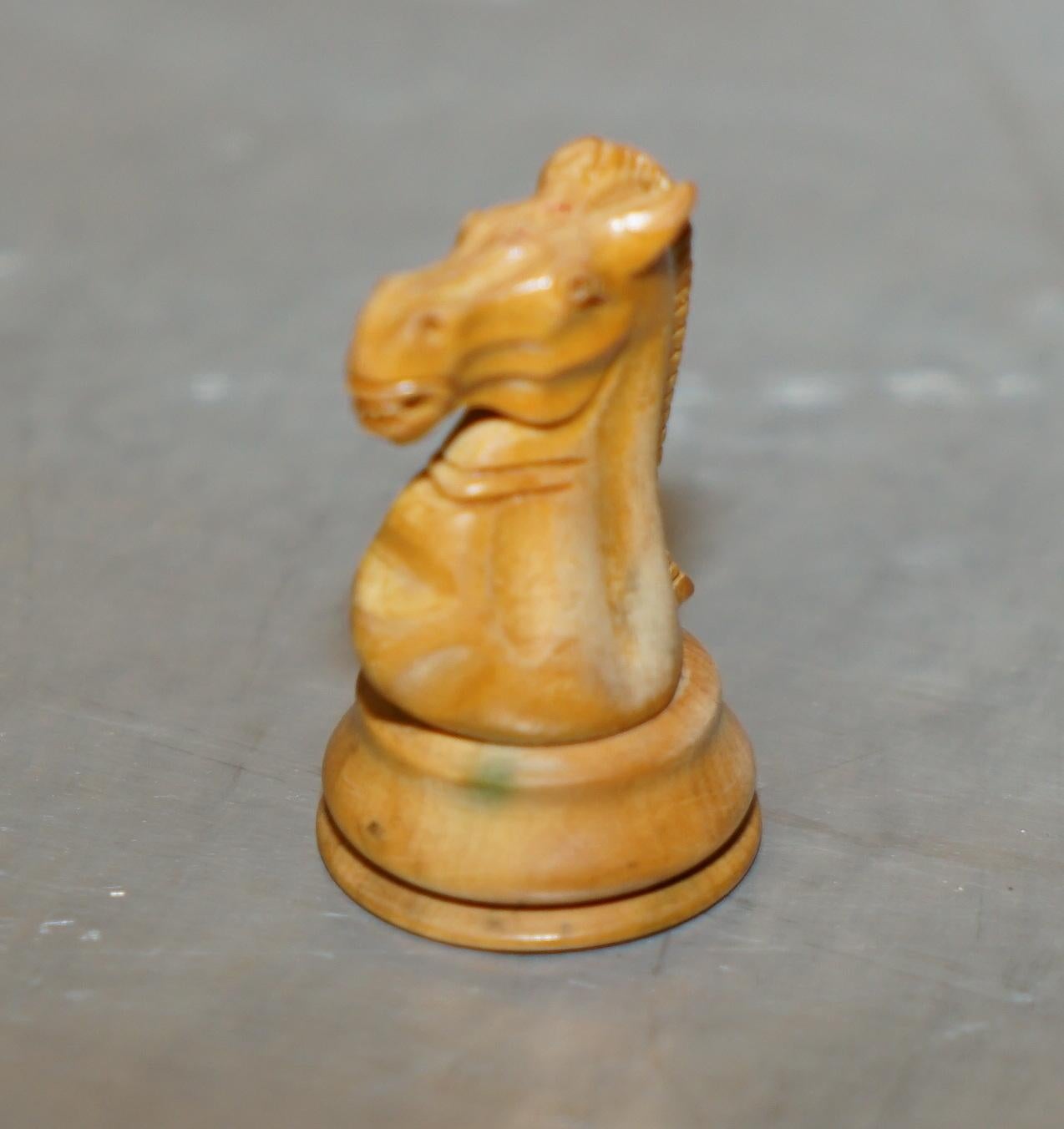 ANTIQUE JEU DE CHESSES JACQUE STAUNTON CHESSMAN ESTAMPÉ EN BOÎTE D'ORIGINE VICTORIENNE en vente 7