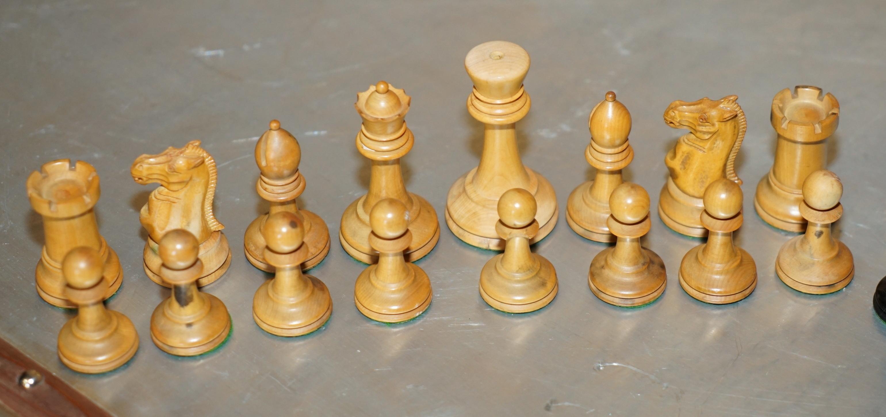 Bois de feuillus ANTIQUE JEU DE CHESSES JACQUE STAUNTON CHESSMAN ESTAMPÉ EN BOÎTE D'ORIGINE VICTORIENNE en vente