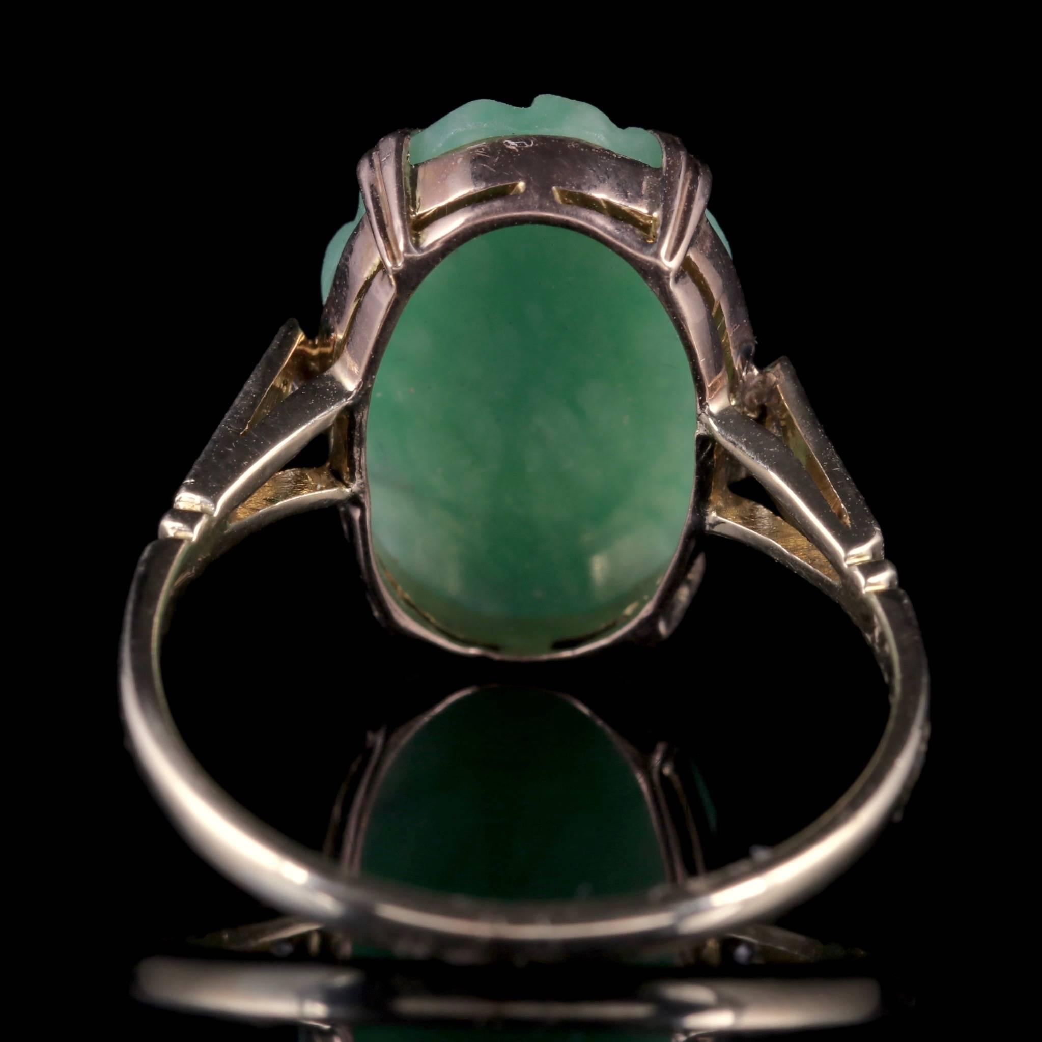 Antique Victorian Jade Ring Spinel 9 Carat Gold, circa 1900 In Excellent Condition For Sale In Lancaster, Lancashire