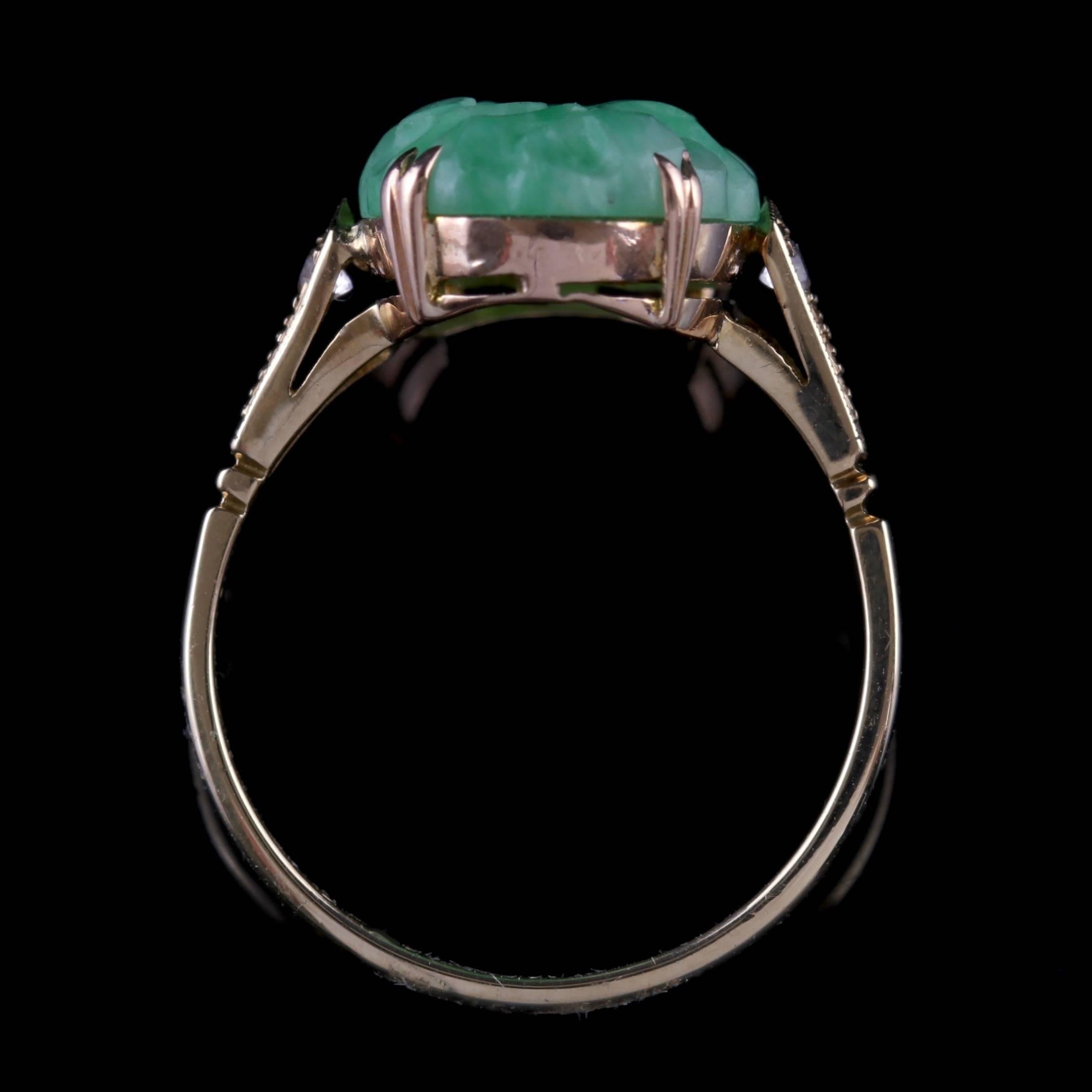 Antique Victorian Jade Ring Spinel 9 Carat Gold, circa 1900 For Sale 3
