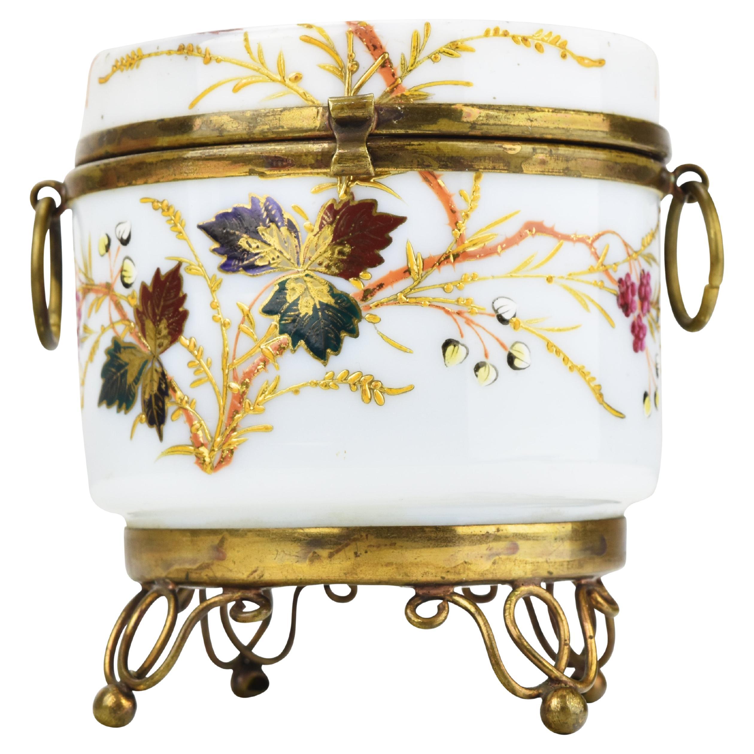 Ancienne boîte à bijoux victorienne French Opaline Glass Hand-Paintted Art Nouveau