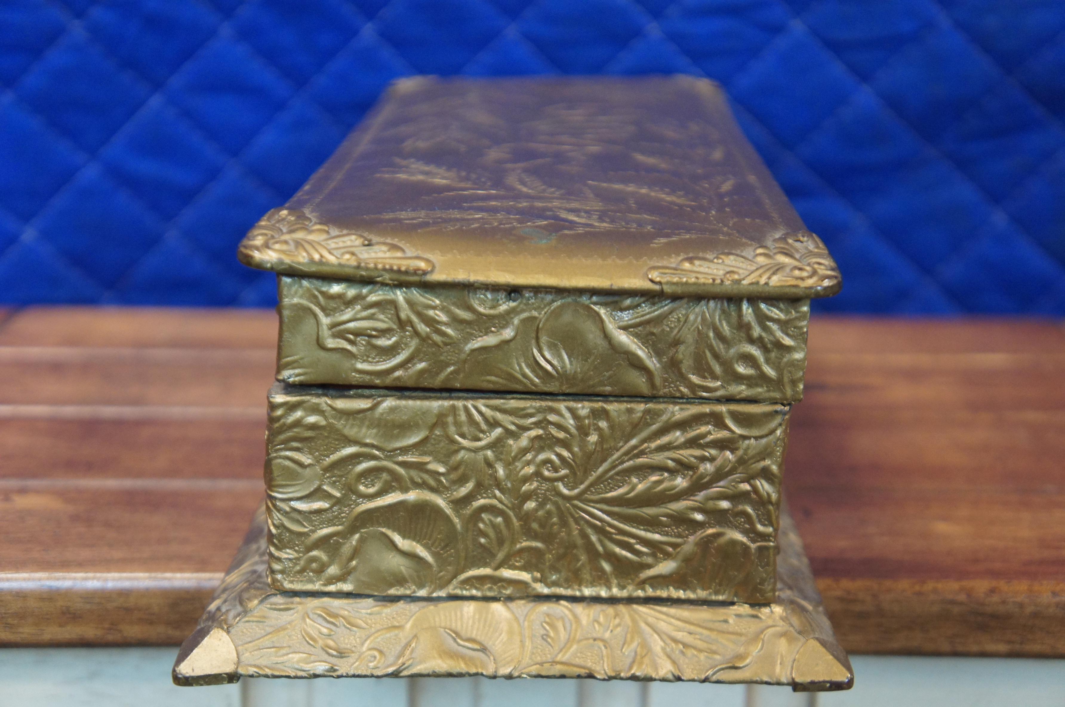 Antigua caja cofre victoriana J&S de metal dorado esmaltado para guardar guantes en Bueno estado para la venta en Dayton, OH