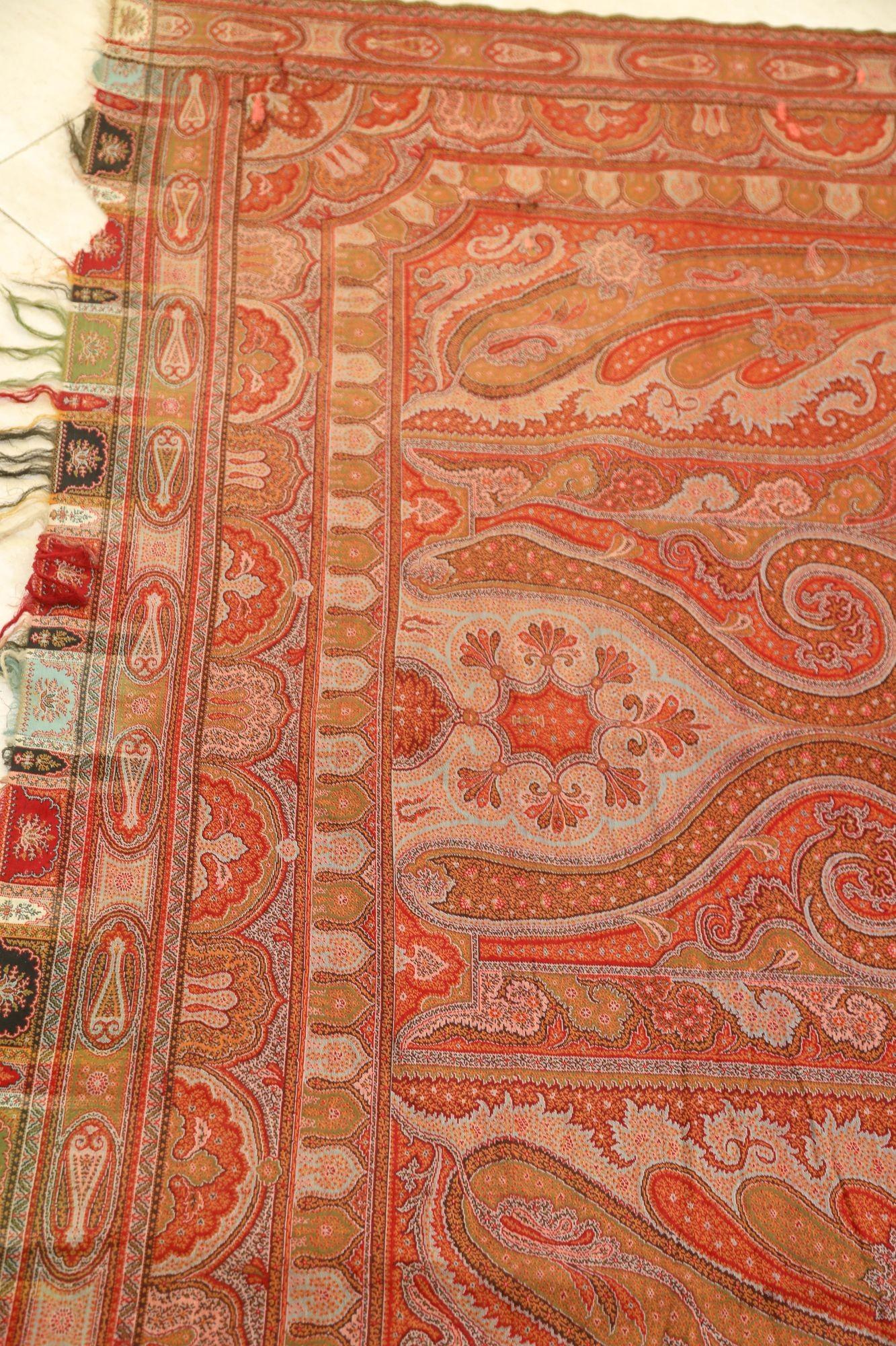 Châle victorien Cachemire Paisley cachemire ancien 19ème siècle en vente 3