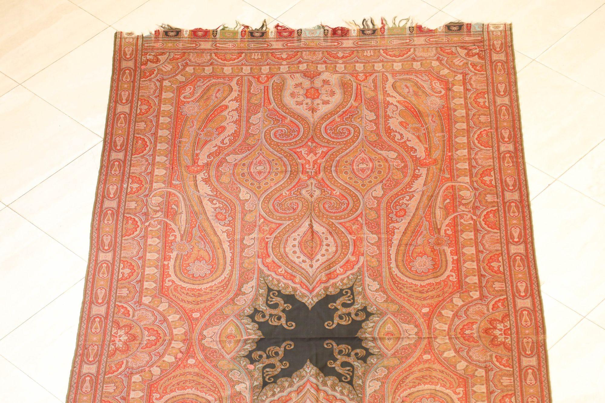 Châle victorien Cachemire Paisley cachemire ancien 19ème siècle en vente 4