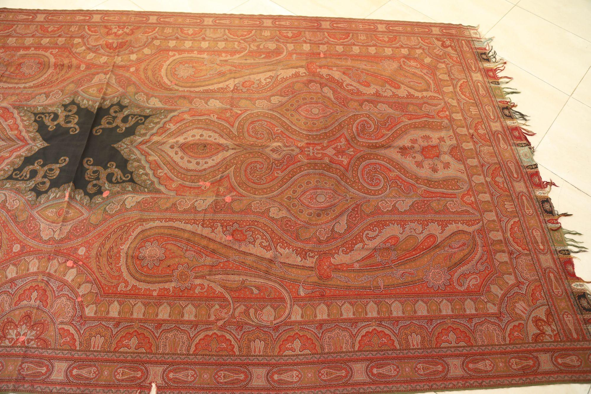 Châle victorien Cachemire Paisley cachemire ancien 19ème siècle en vente 6