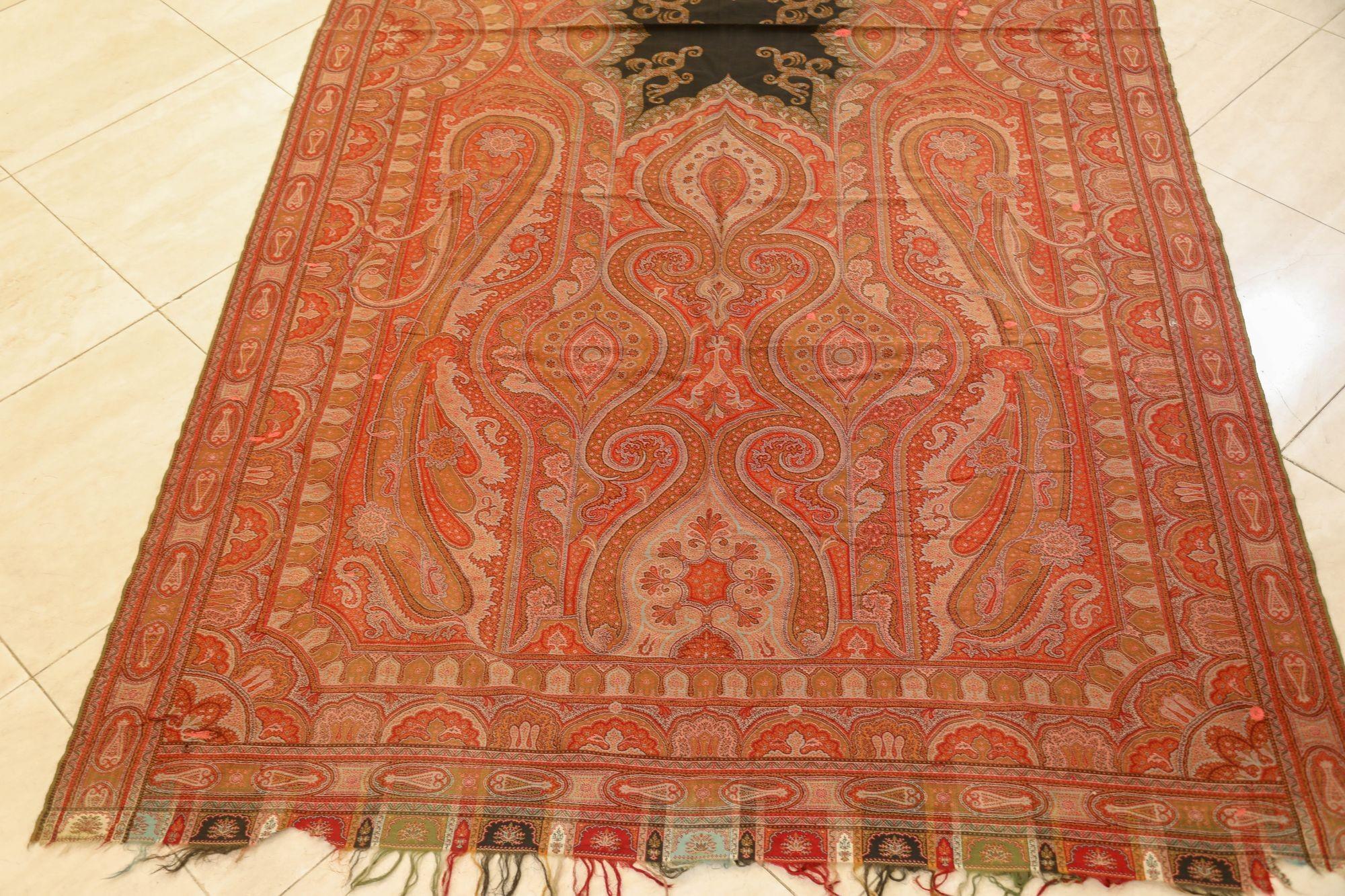 Châle victorien Cachemire Paisley cachemire ancien 19ème siècle en vente 11