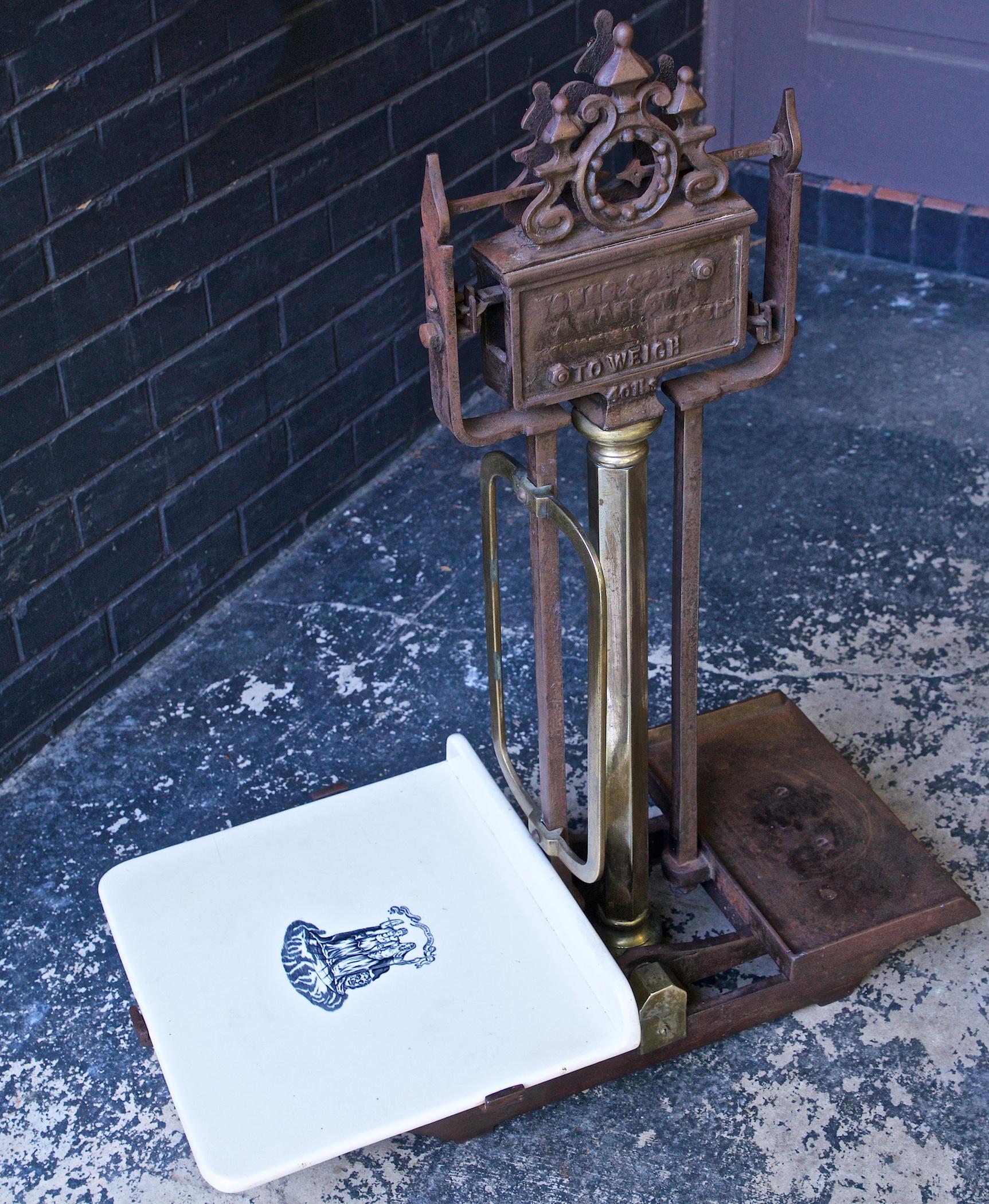 Machine-Made Antique Victorian Kitchen 40 Pound Scale Cast Iron Balance w/ Ironstone Plate For Sale