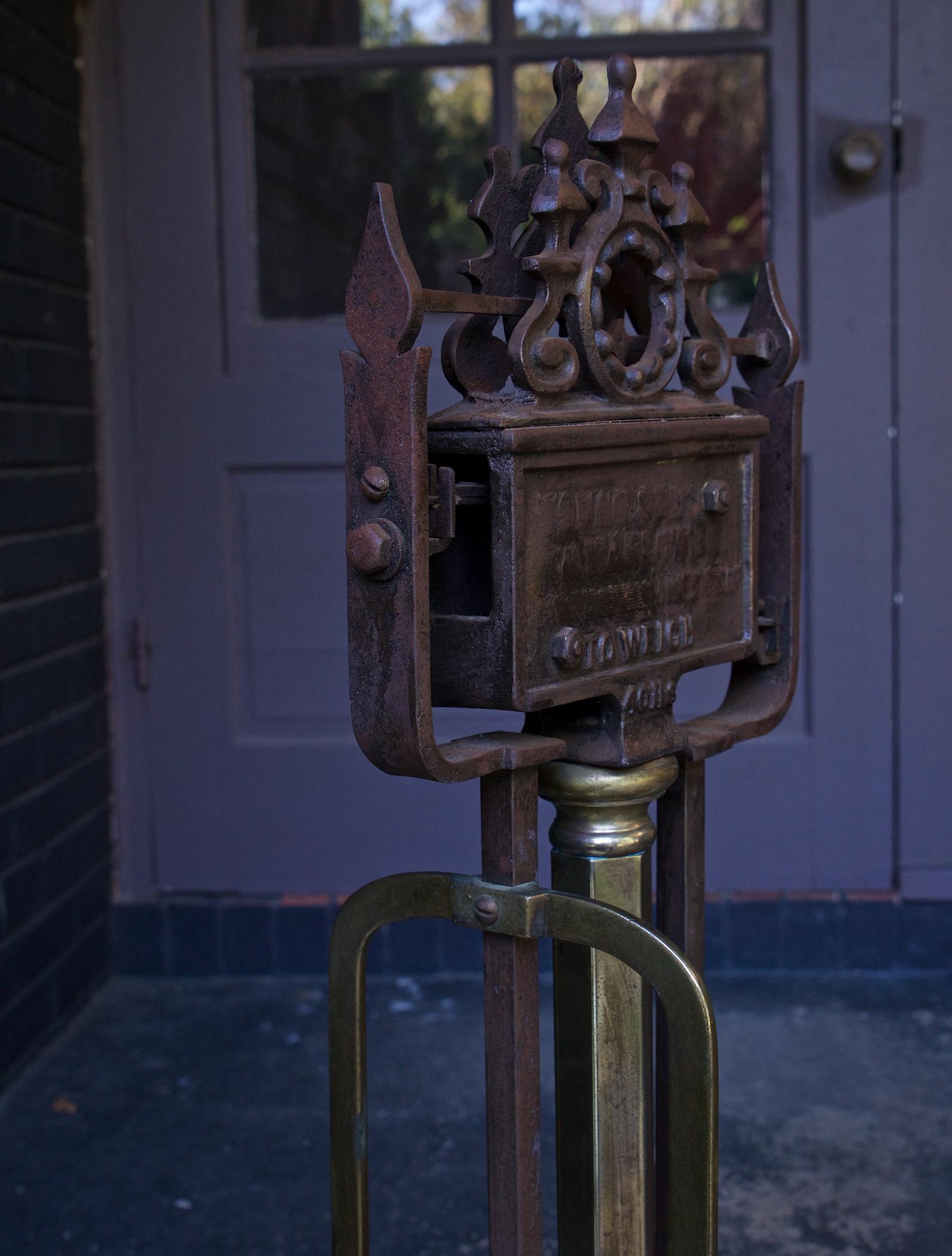 19th Century Antique Victorian Kitchen 40 Pound Scale Cast Iron Balance w/ Ironstone Plate For Sale