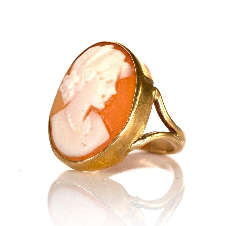 Antiker viktorianischer Damen-Kamee-Ring aus 9 Karat Gold im Angebot bei  1stDibs