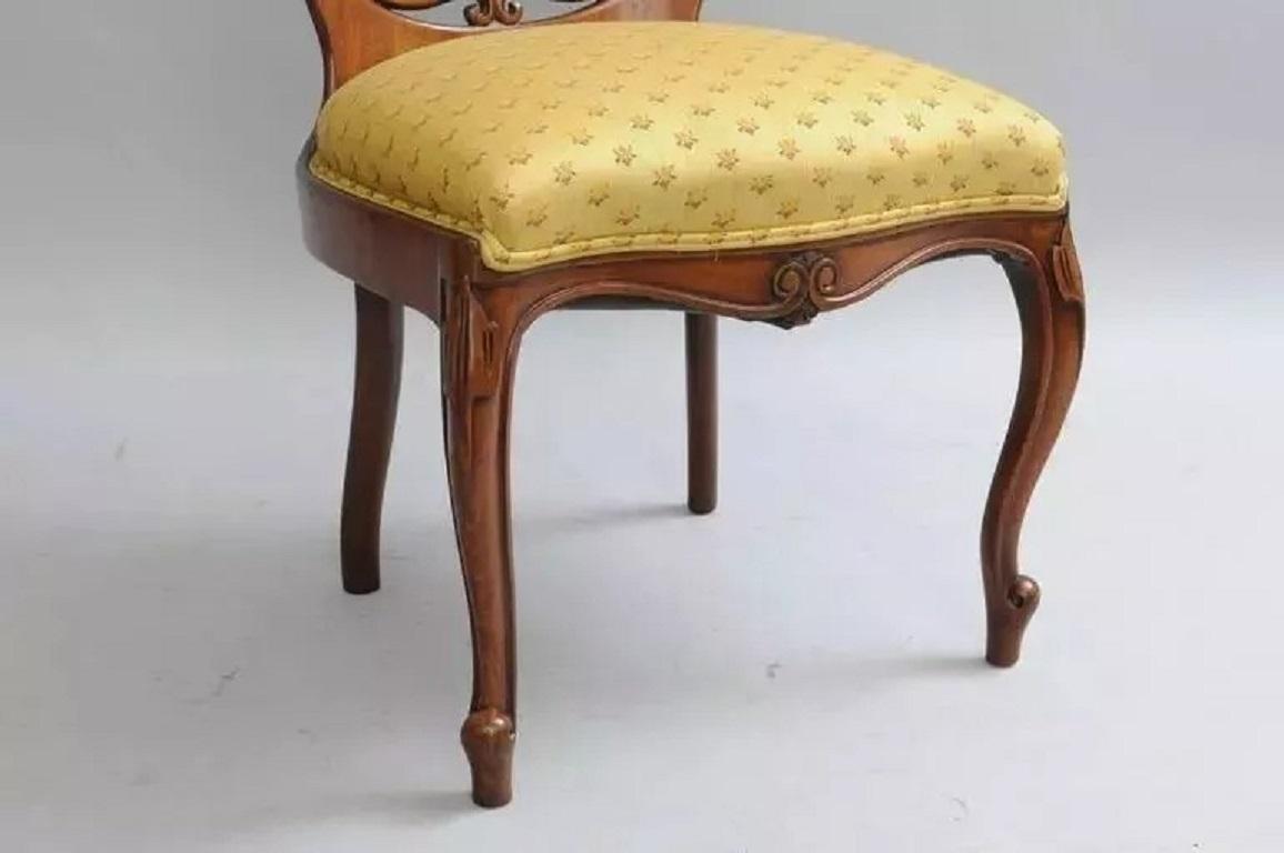 Antike viktorianische laminiert Nussbaum Scroll Slipper Stuhl Attr. John Belter im Zustand „Gut“ im Angebot in Philadelphia, PA