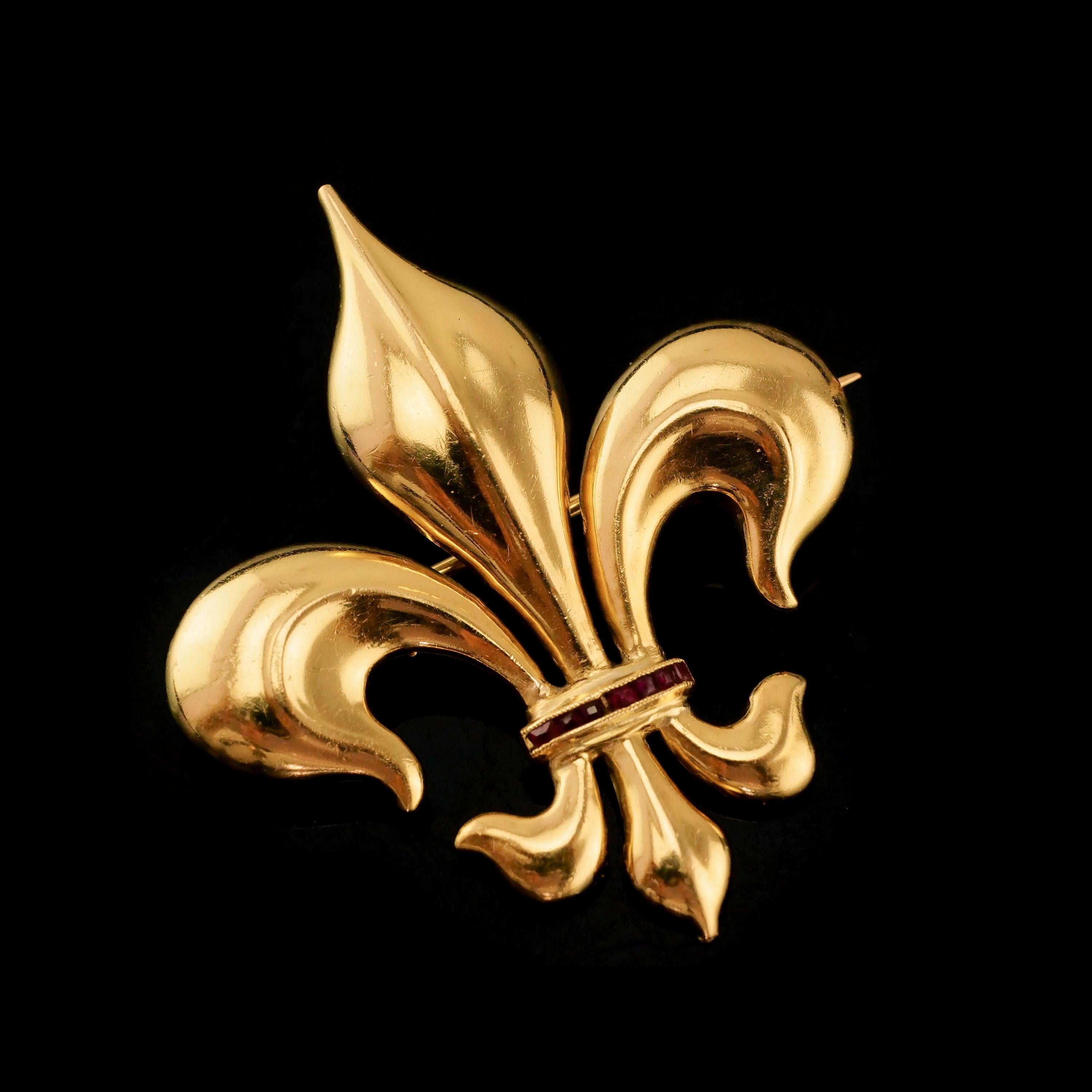 Antike viktorianische große Fleur De Lis-Brosche aus 18 Karat Gold und Rubin, um 1900 für Damen oder Herren im Angebot