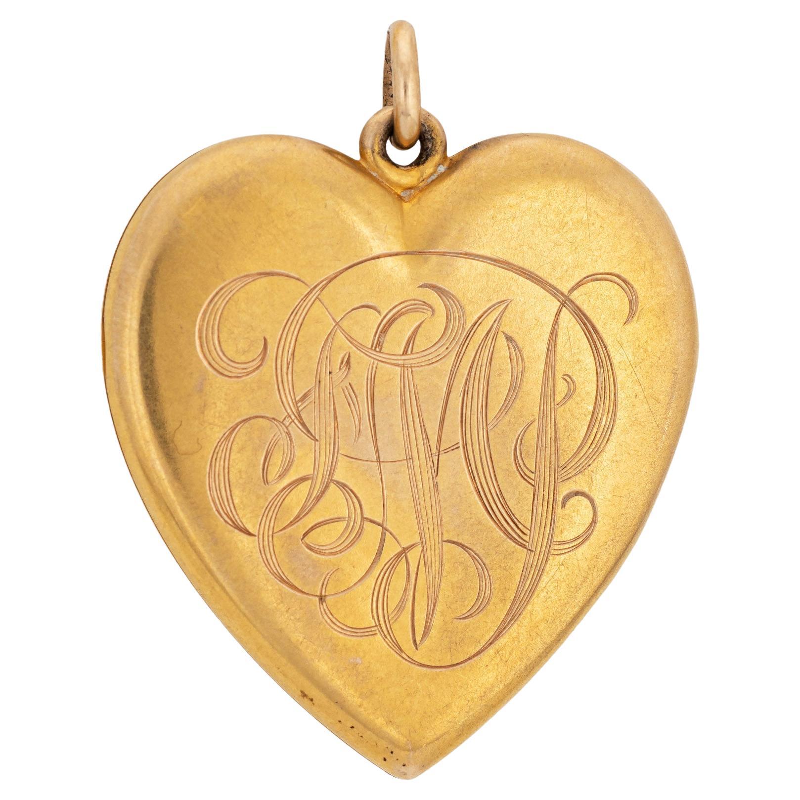 Pendentif en or jaune 14k pour médaillon en forme de coeur, d
époque victorienne en vente
