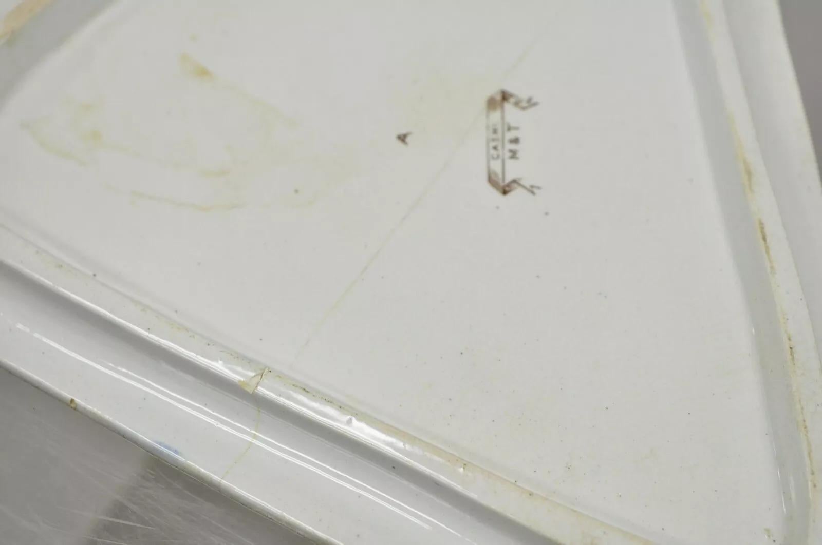 Grand plat à fromage victorien ancien couvert de porcelaine avec fleurs et feuilles en vente 5