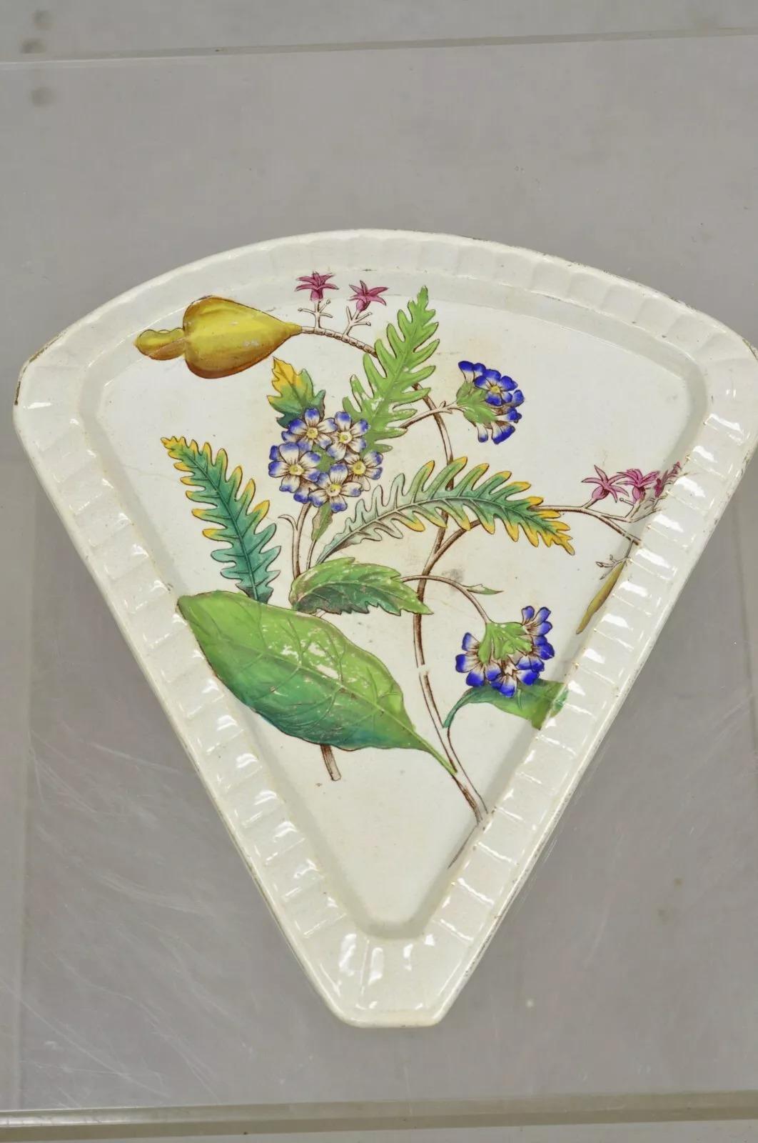 Grand plat à fromage victorien ancien couvert de porcelaine avec fleurs et feuilles en vente 6