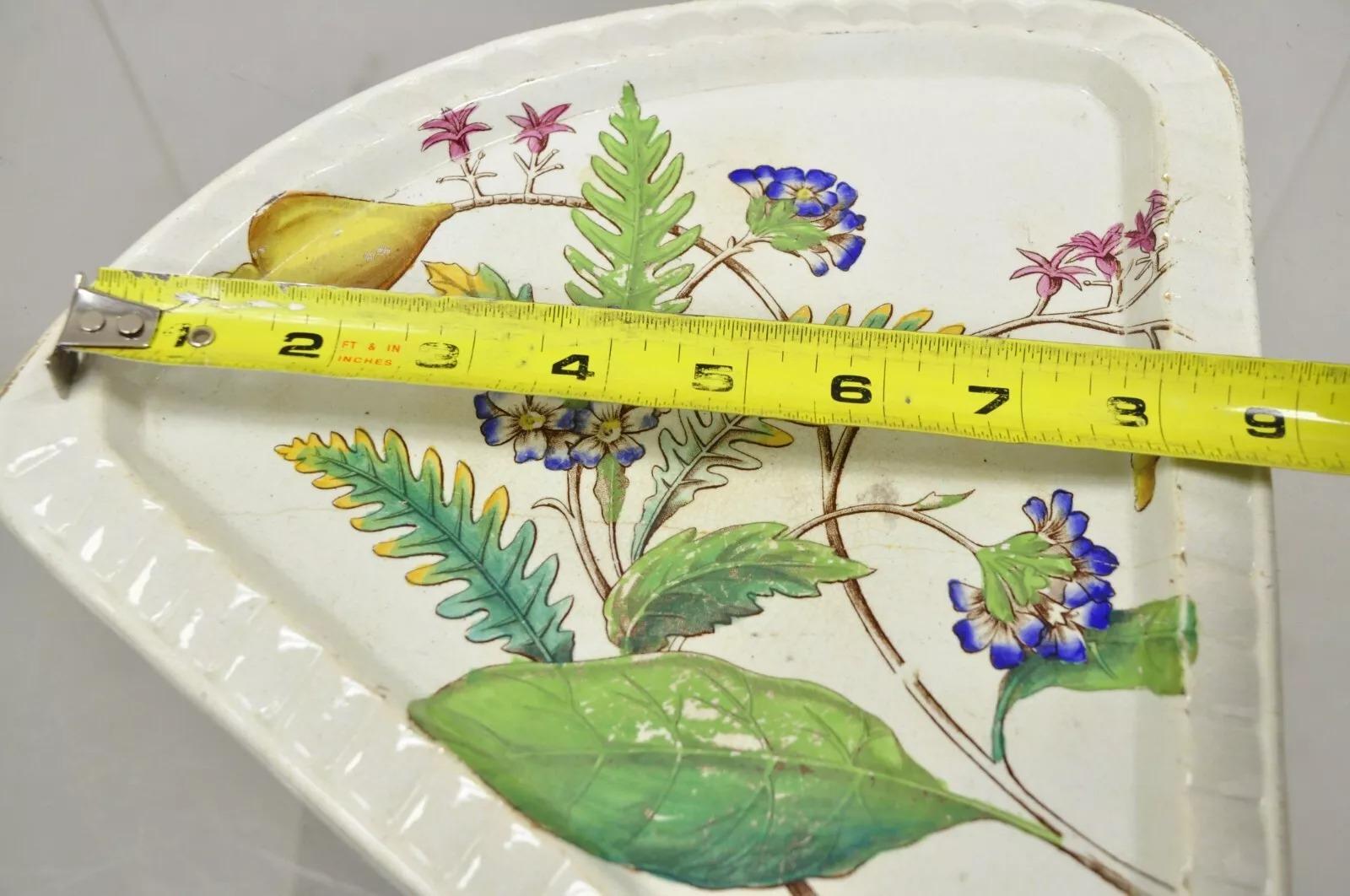 Grand plat à fromage victorien ancien couvert de porcelaine avec fleurs et feuilles en vente 2